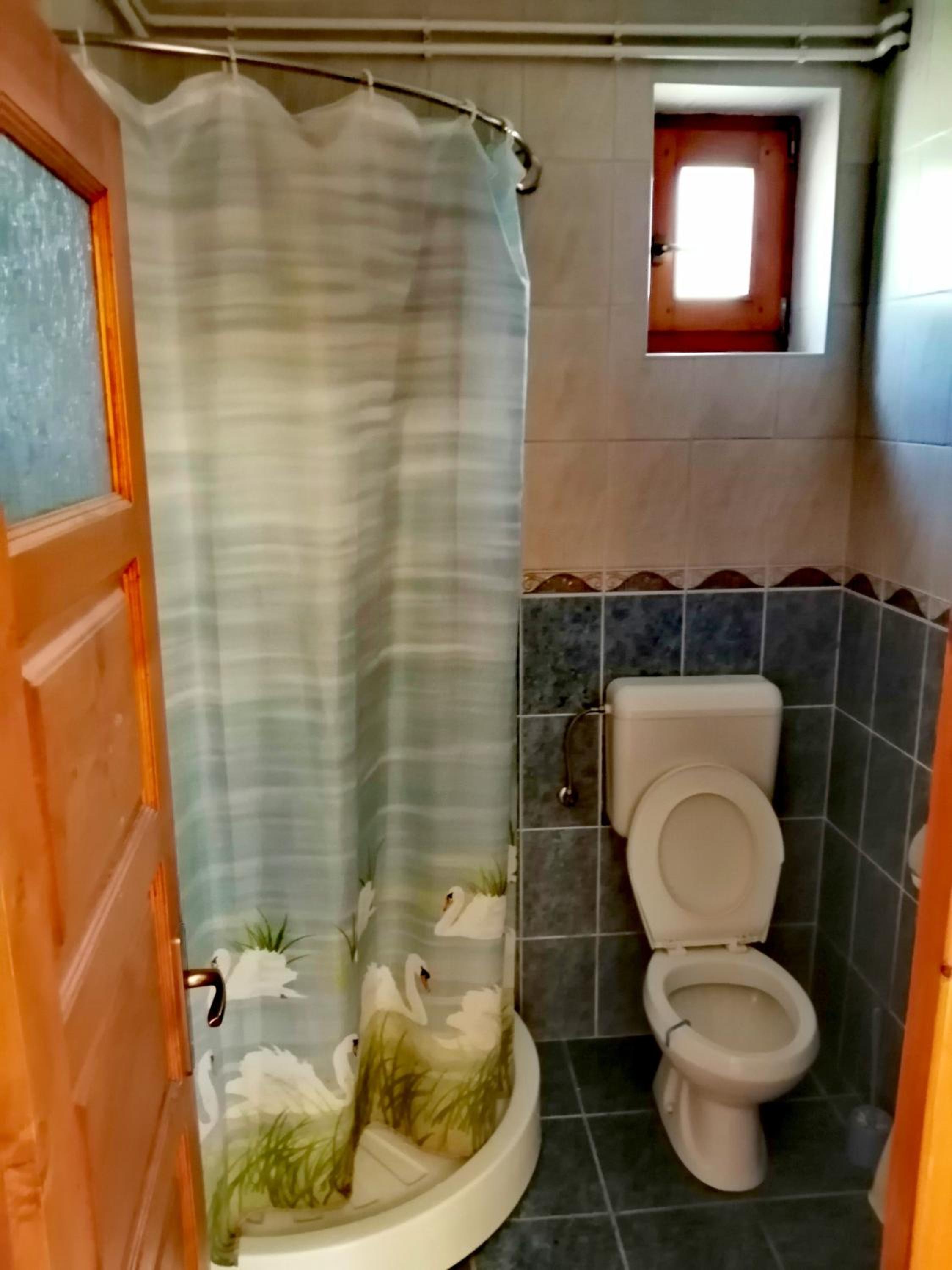 Twin Room with Bathroom - Photo 2