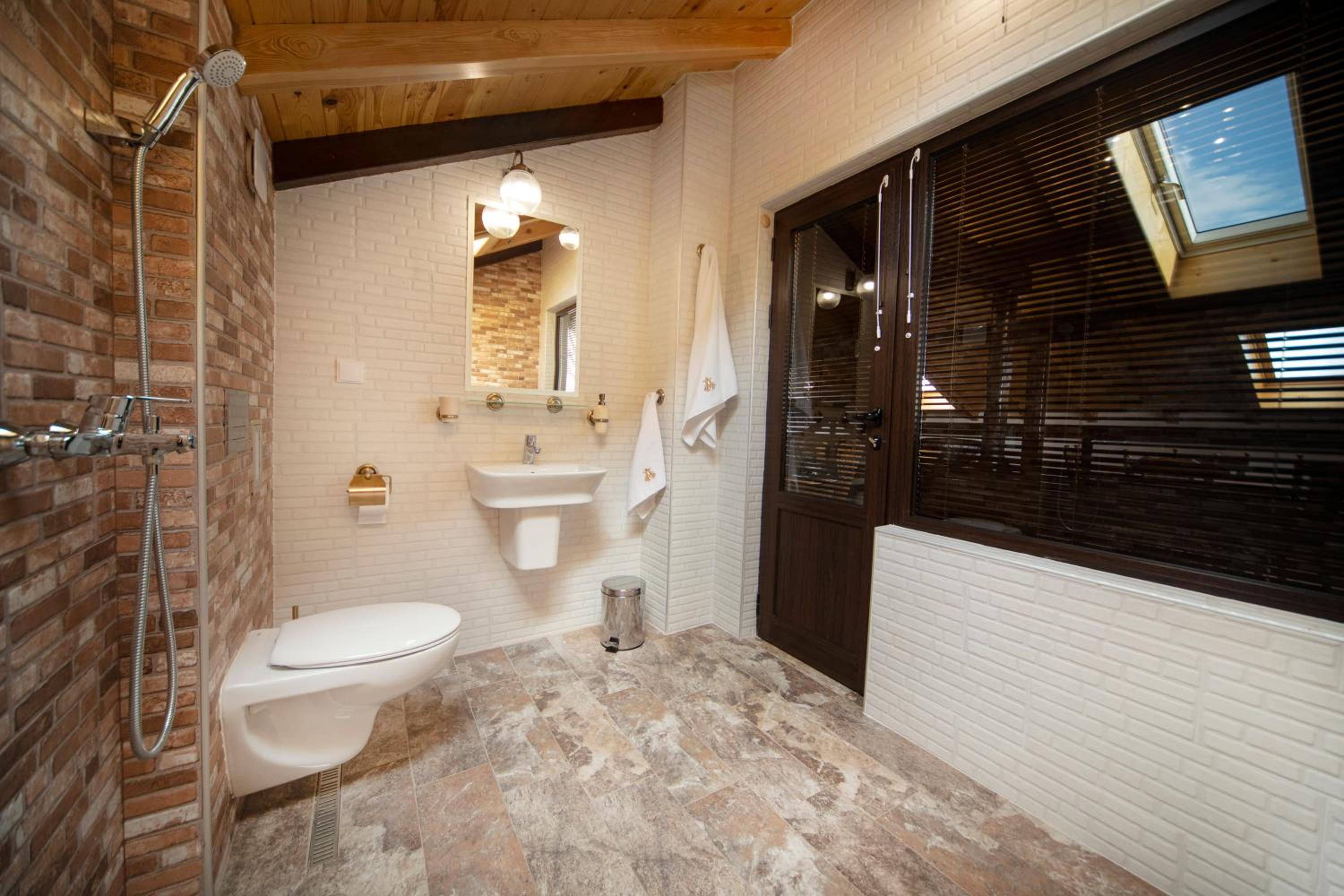 Penthouse Apartment - Free Parking - Photo 11