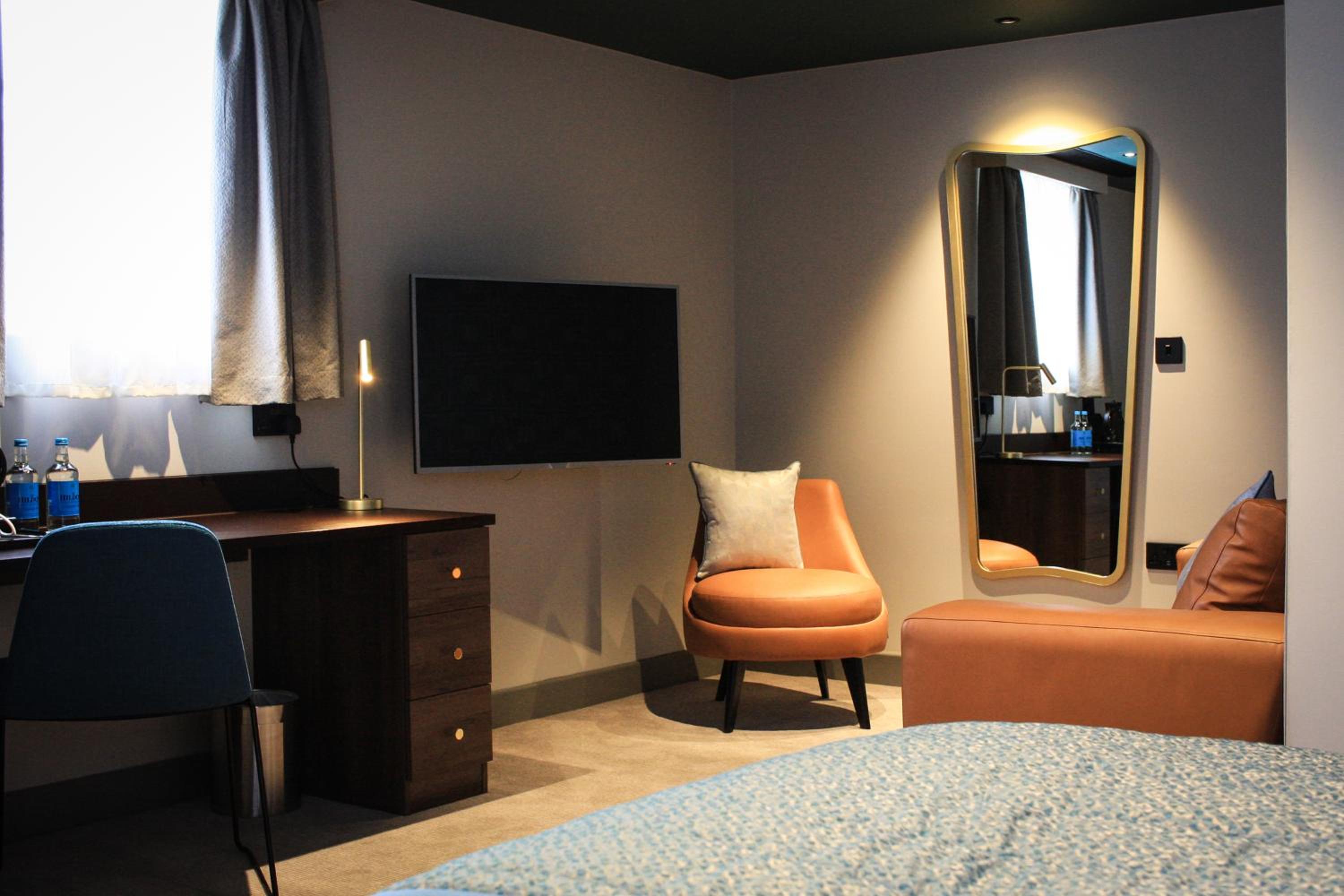 Suite - Photo 4