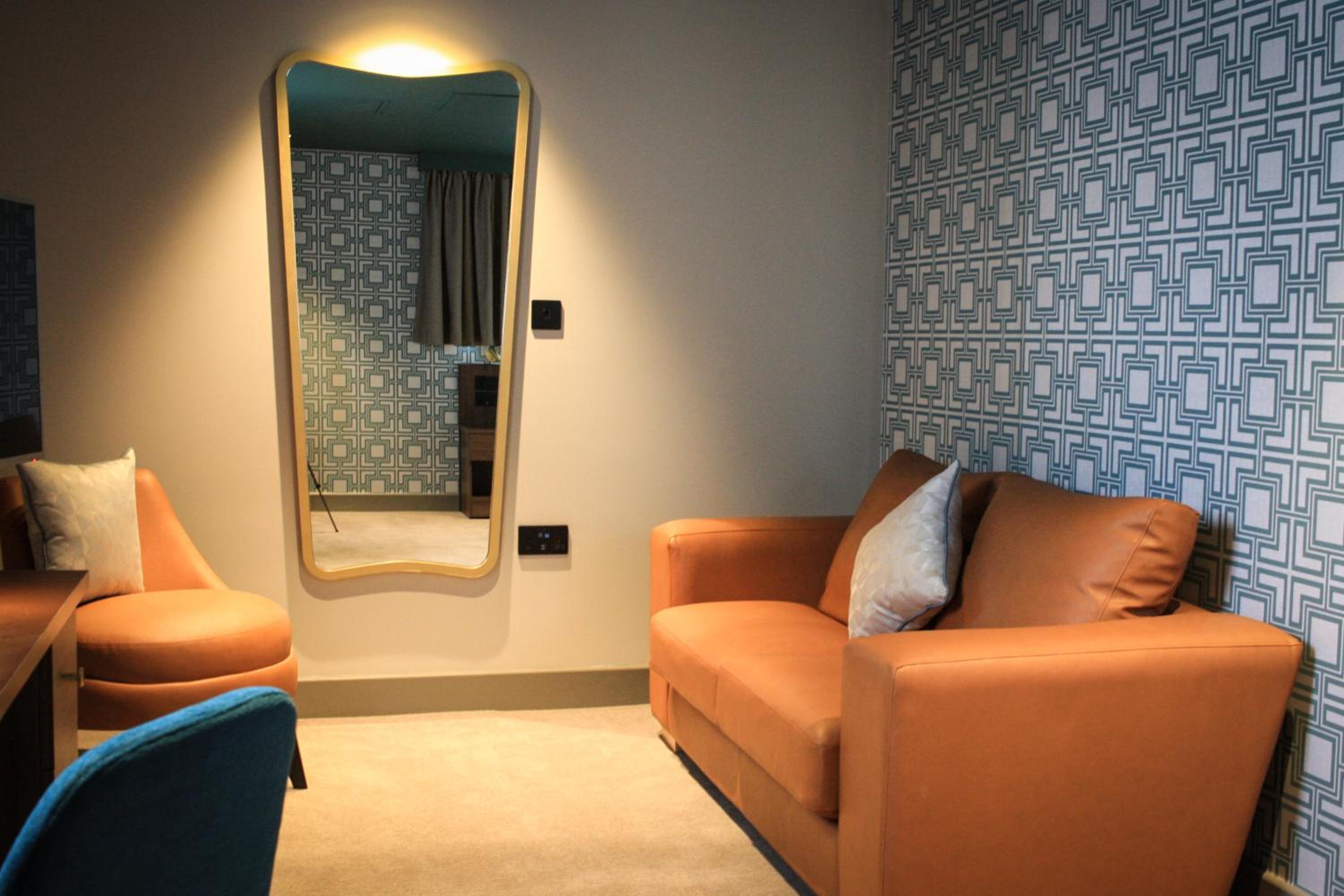 Suite - Photo 5