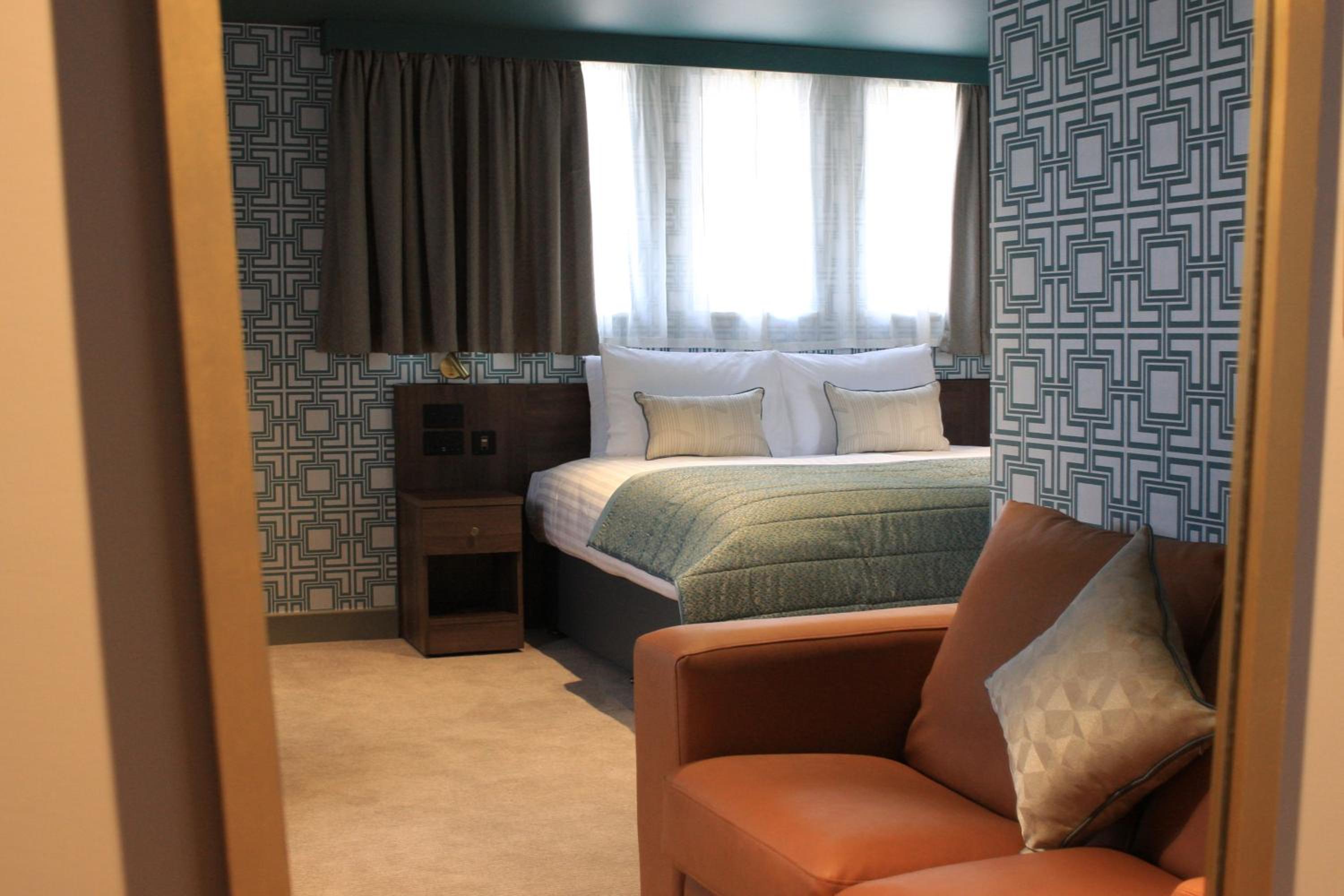 Suite - Photo 6