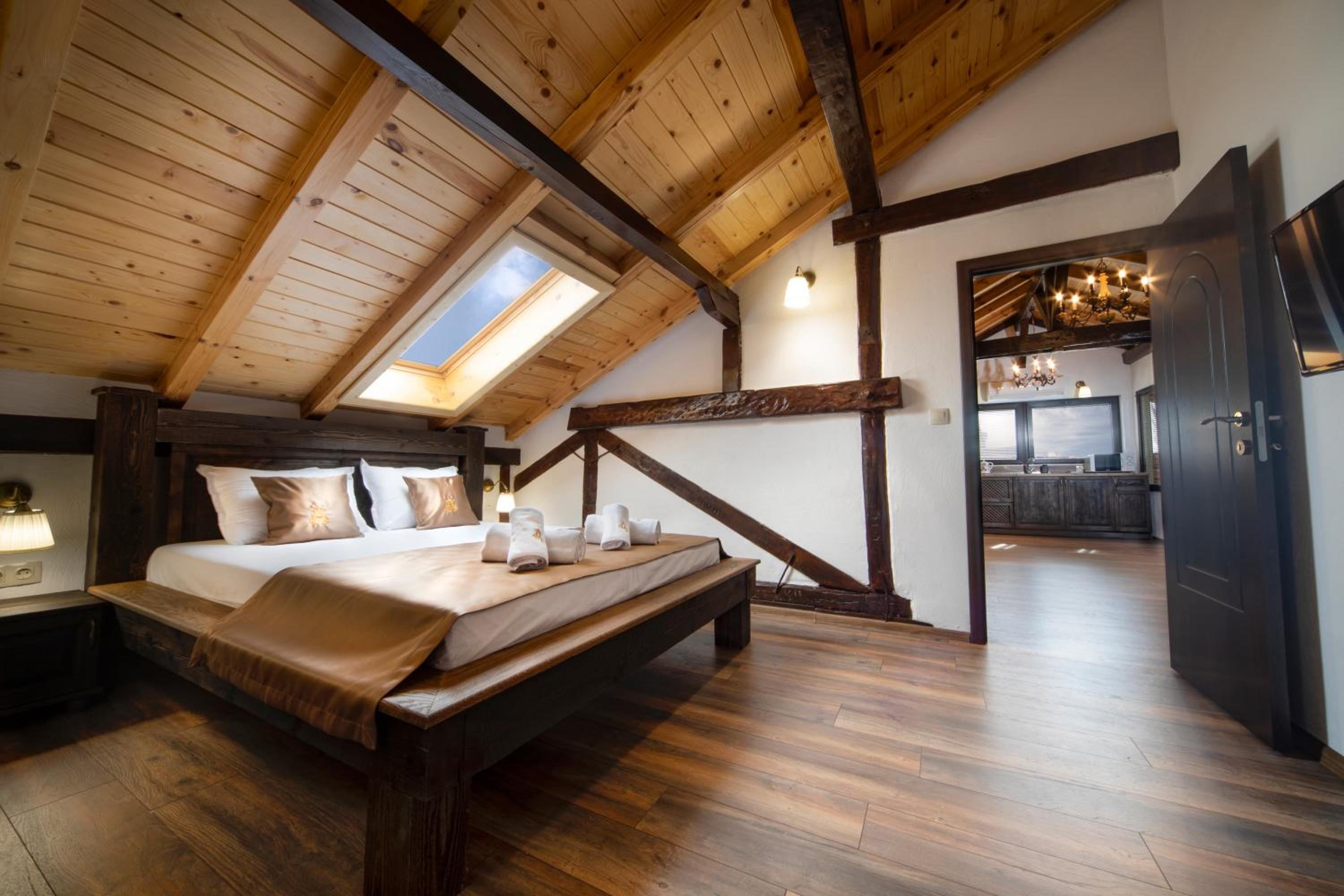 Penthouse Apartment - Free Parking - Photo 3