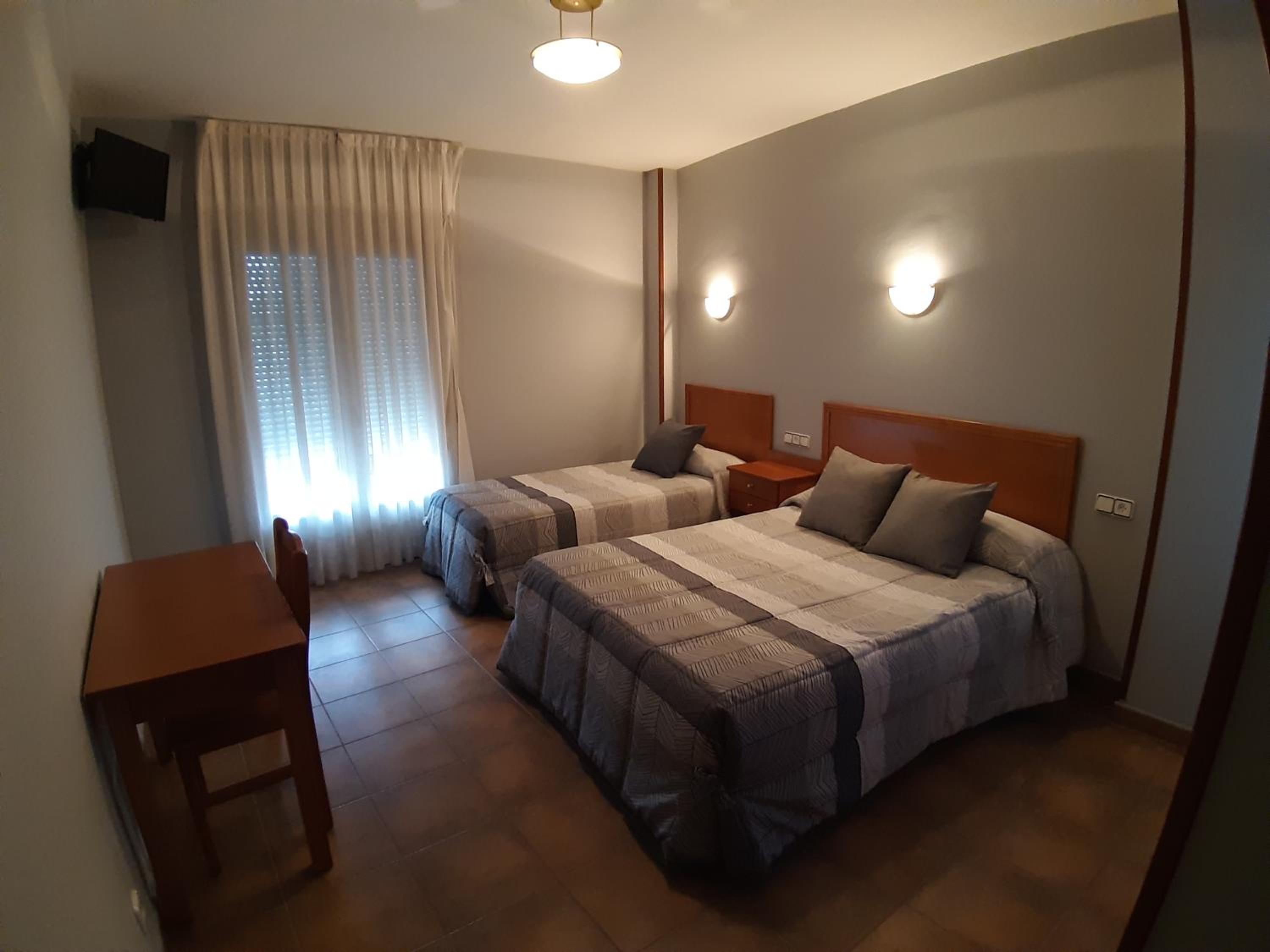 Habitación Triple Confort con Ducha