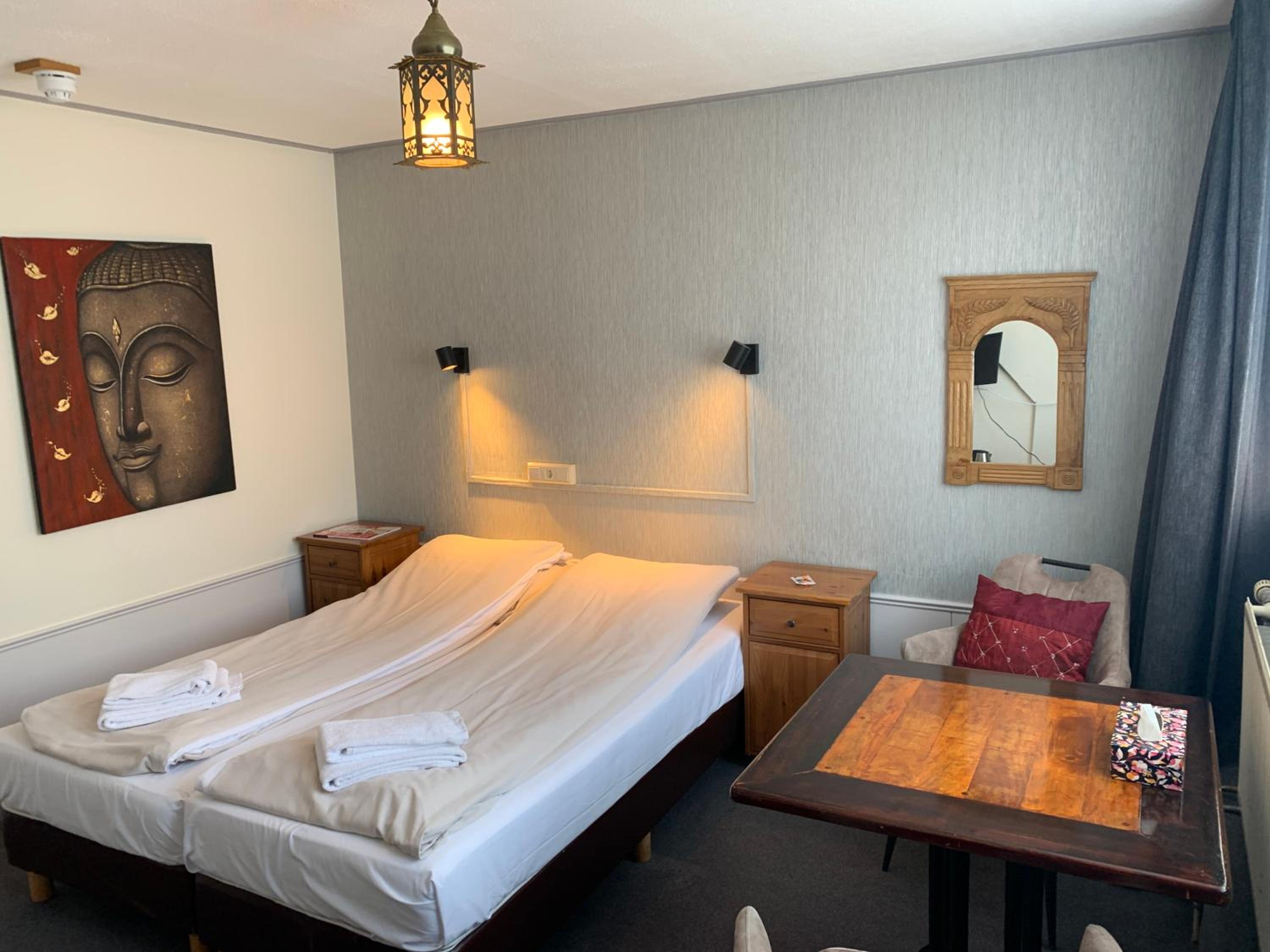 Twin Room - Photo 1