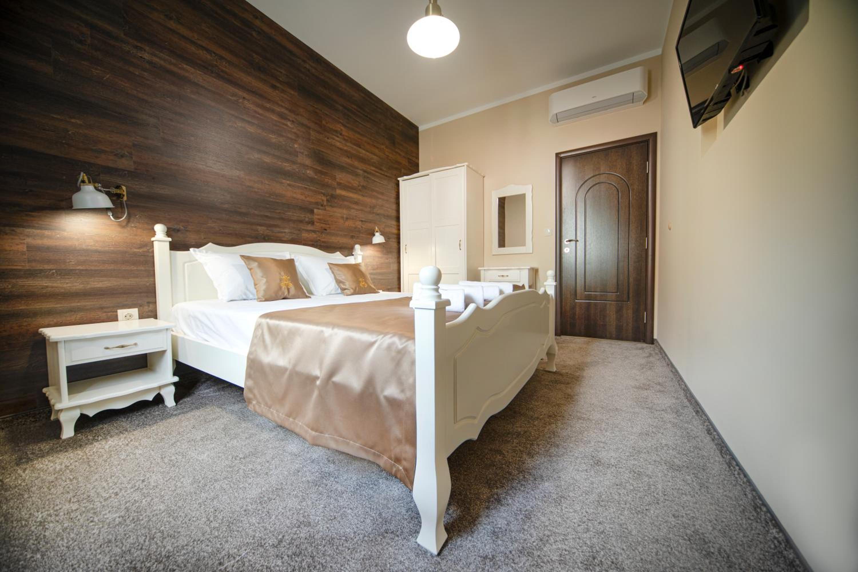 Apartment with Terrace - Free Parking - Photo 5