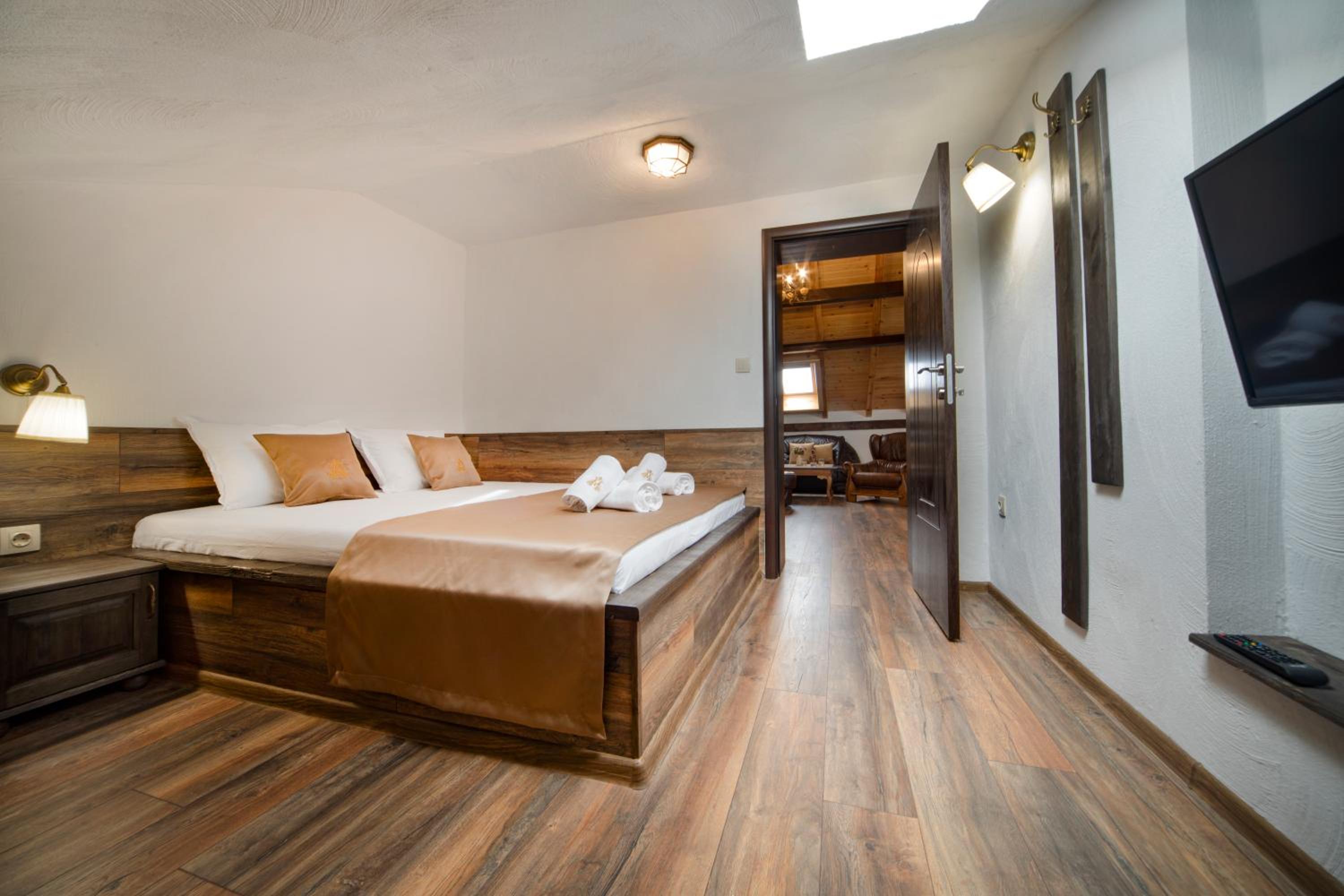 Penthouse Apartment - Free Parking - Photo 7