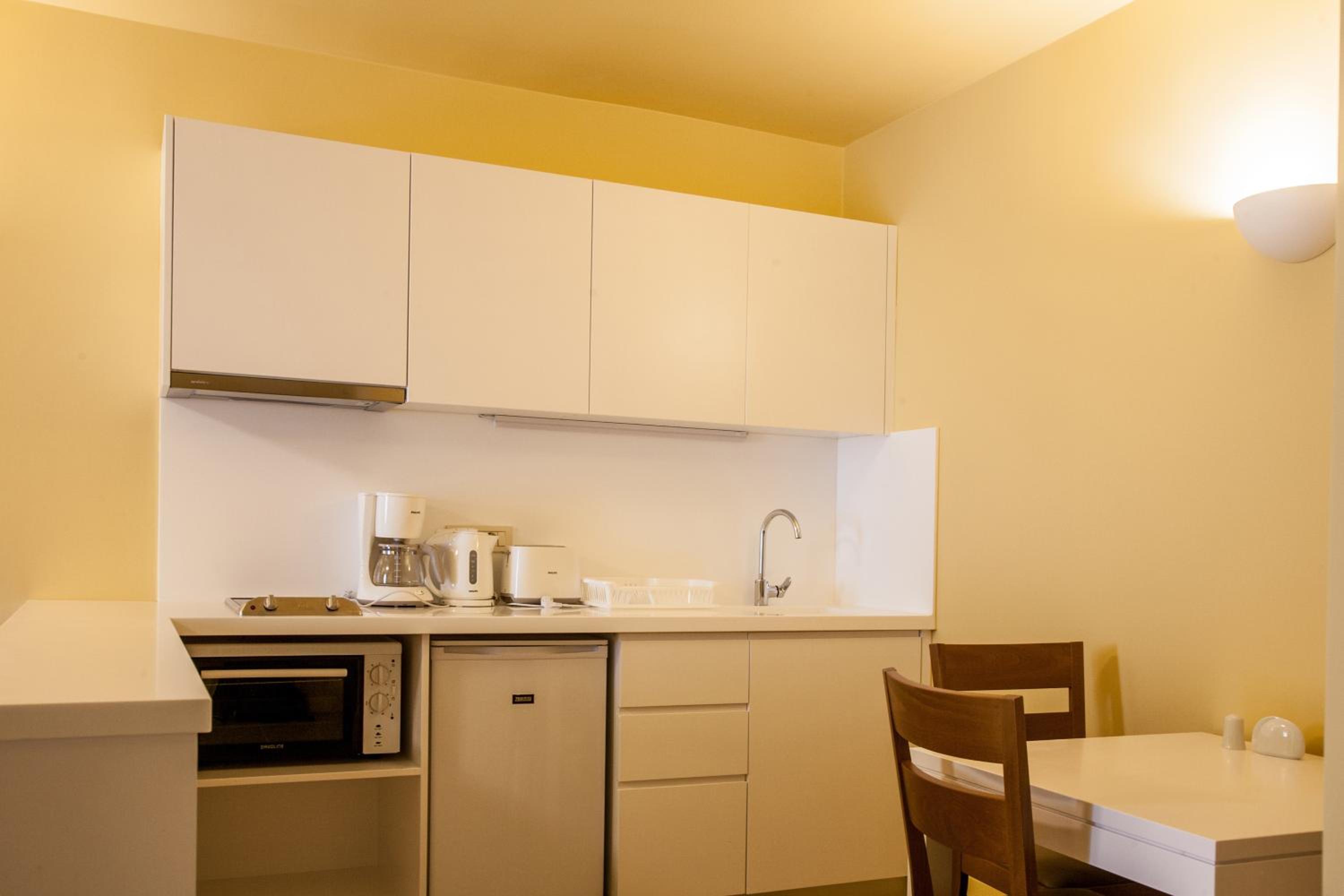 One-Bedroom Apartment photo 3