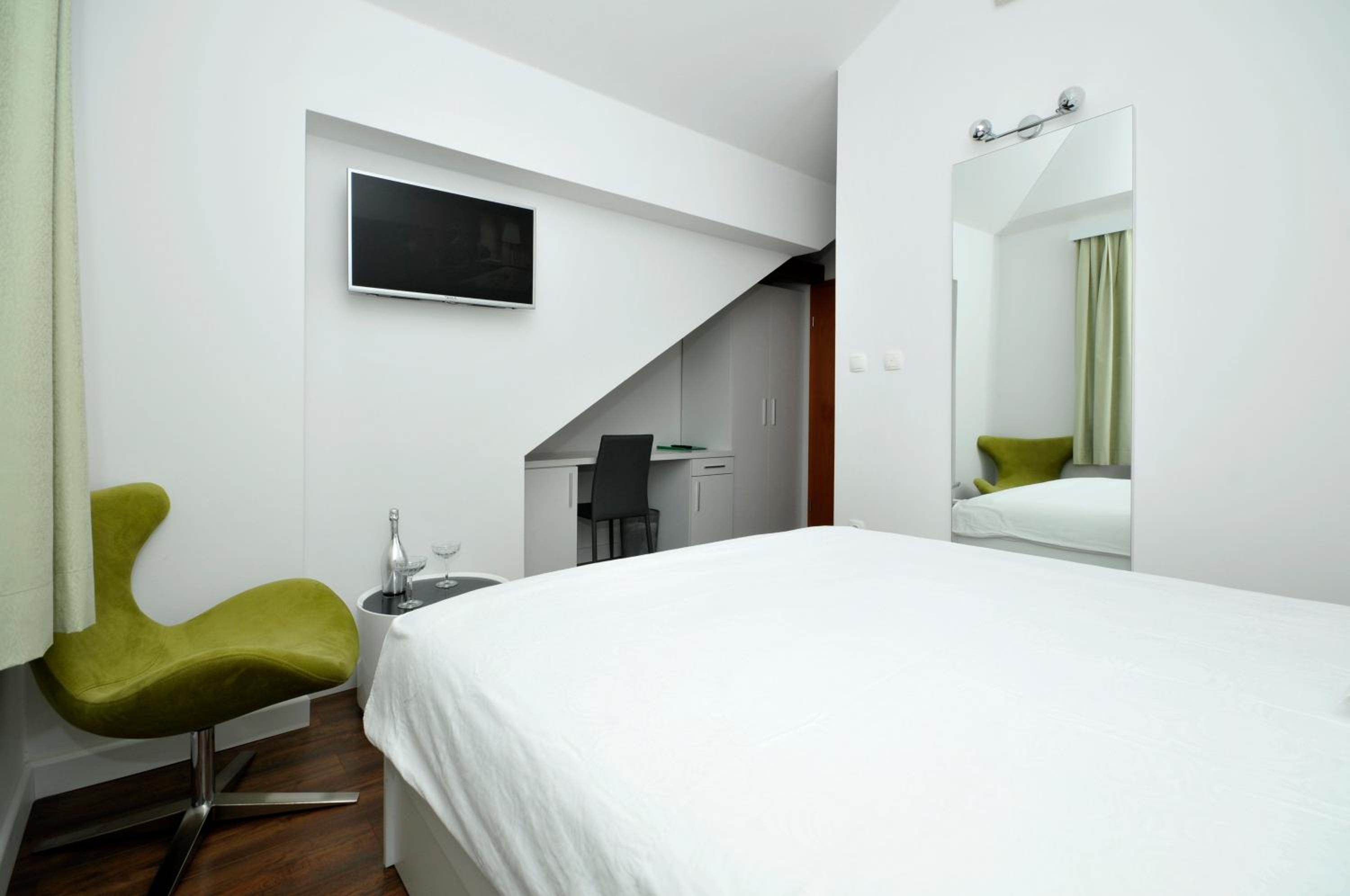 Double Room with Sea View - Photo 6