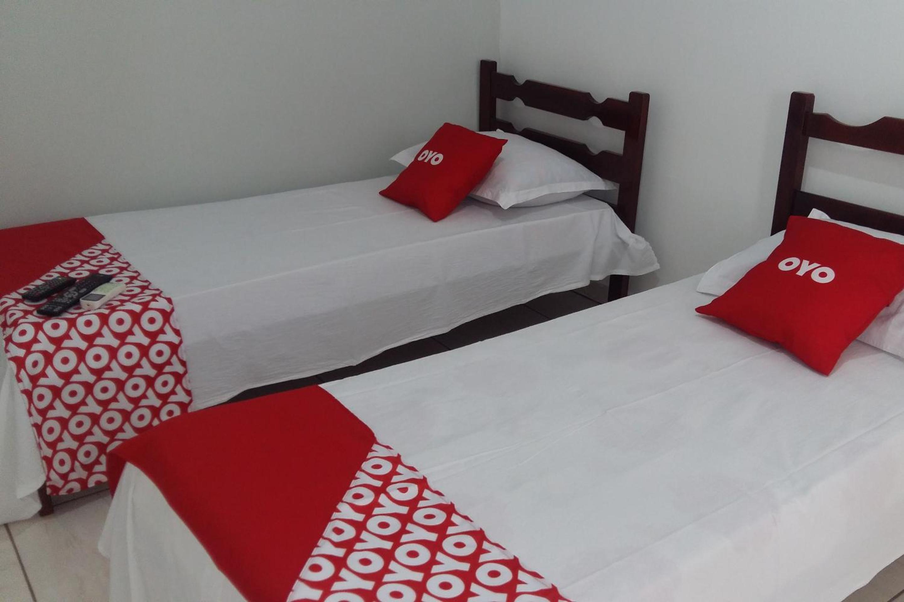 Twin Room - Photo 3
