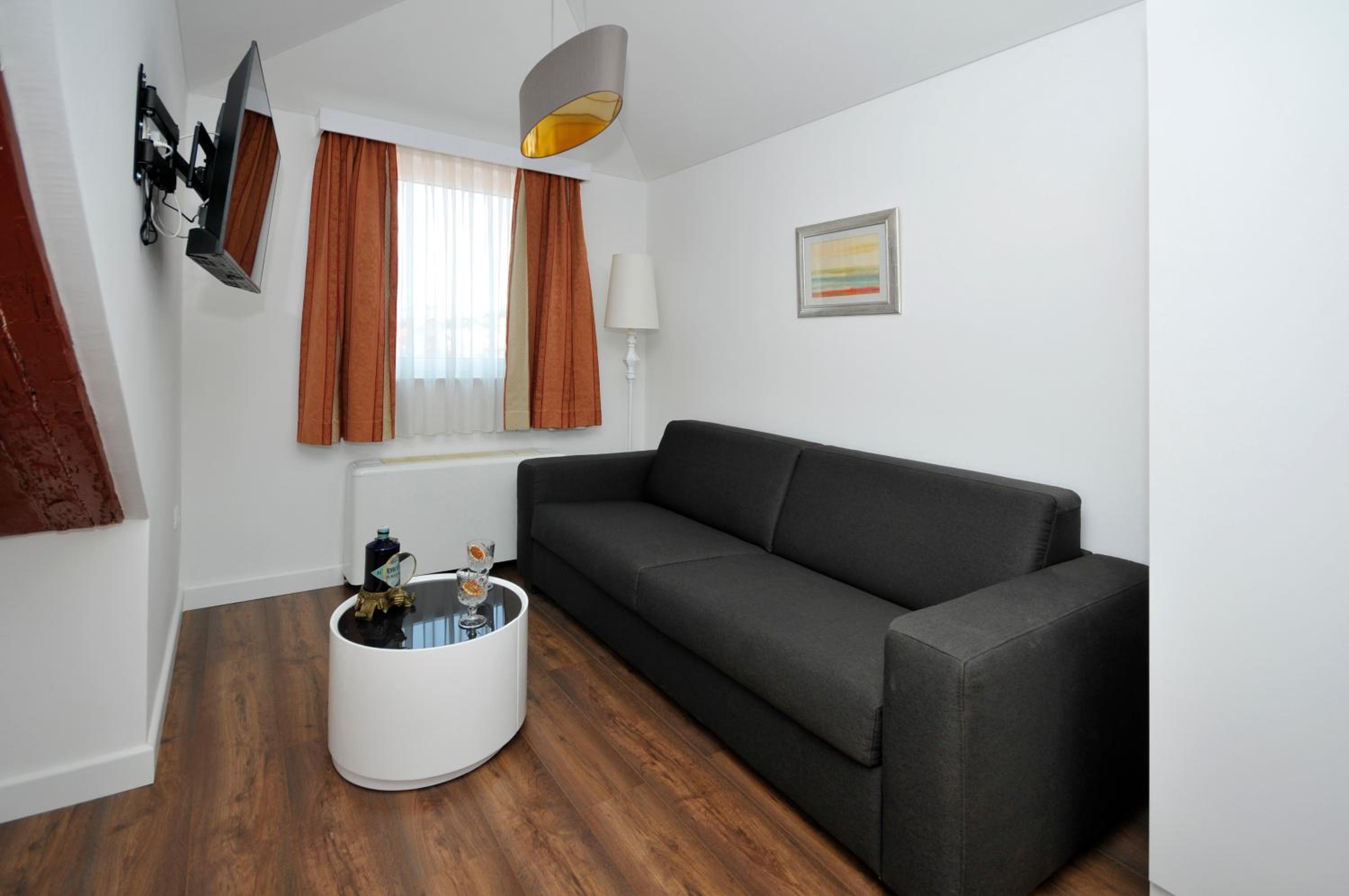 Double Room - Photo 3