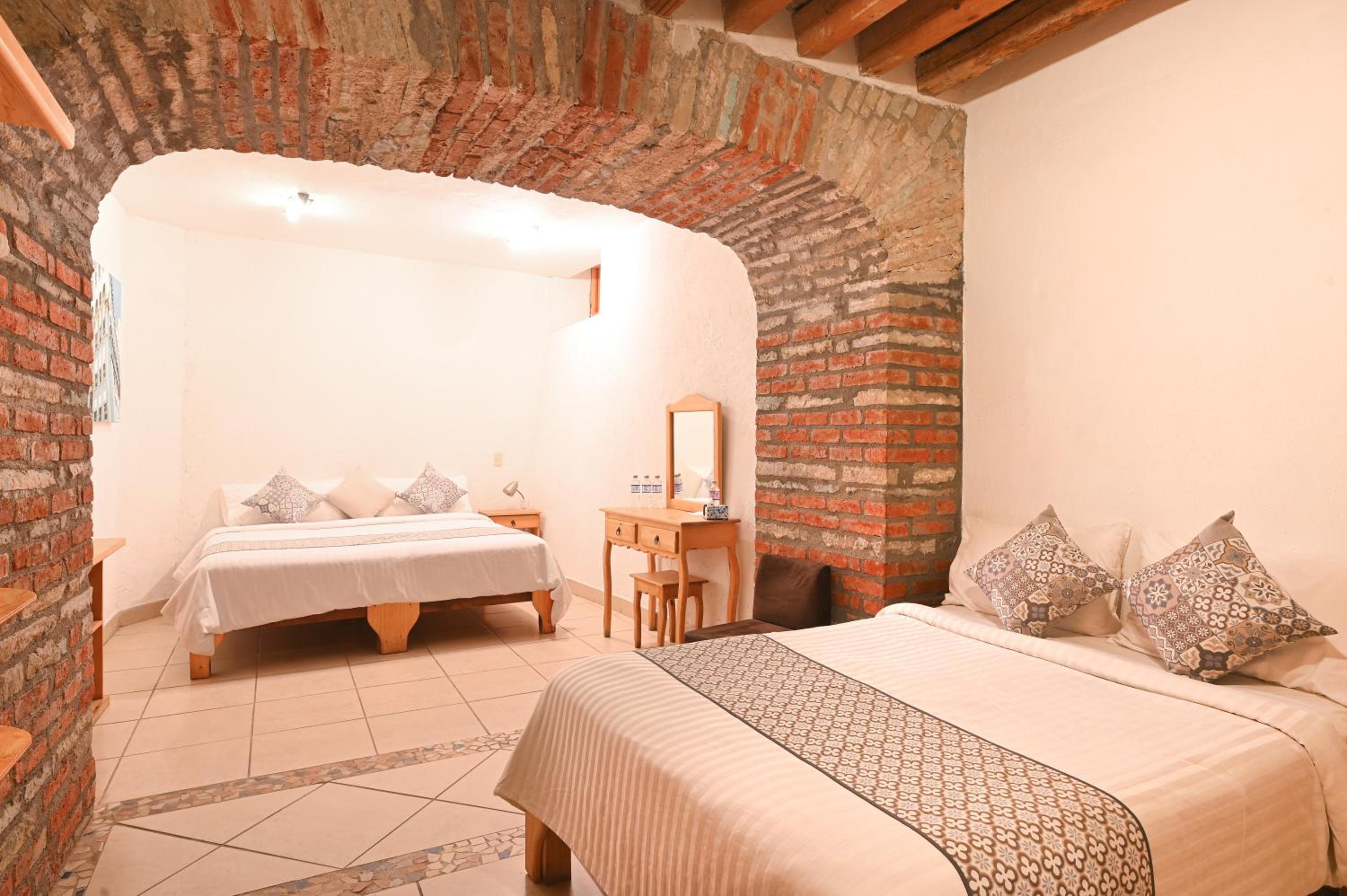 Quadruple Room - Photo 2