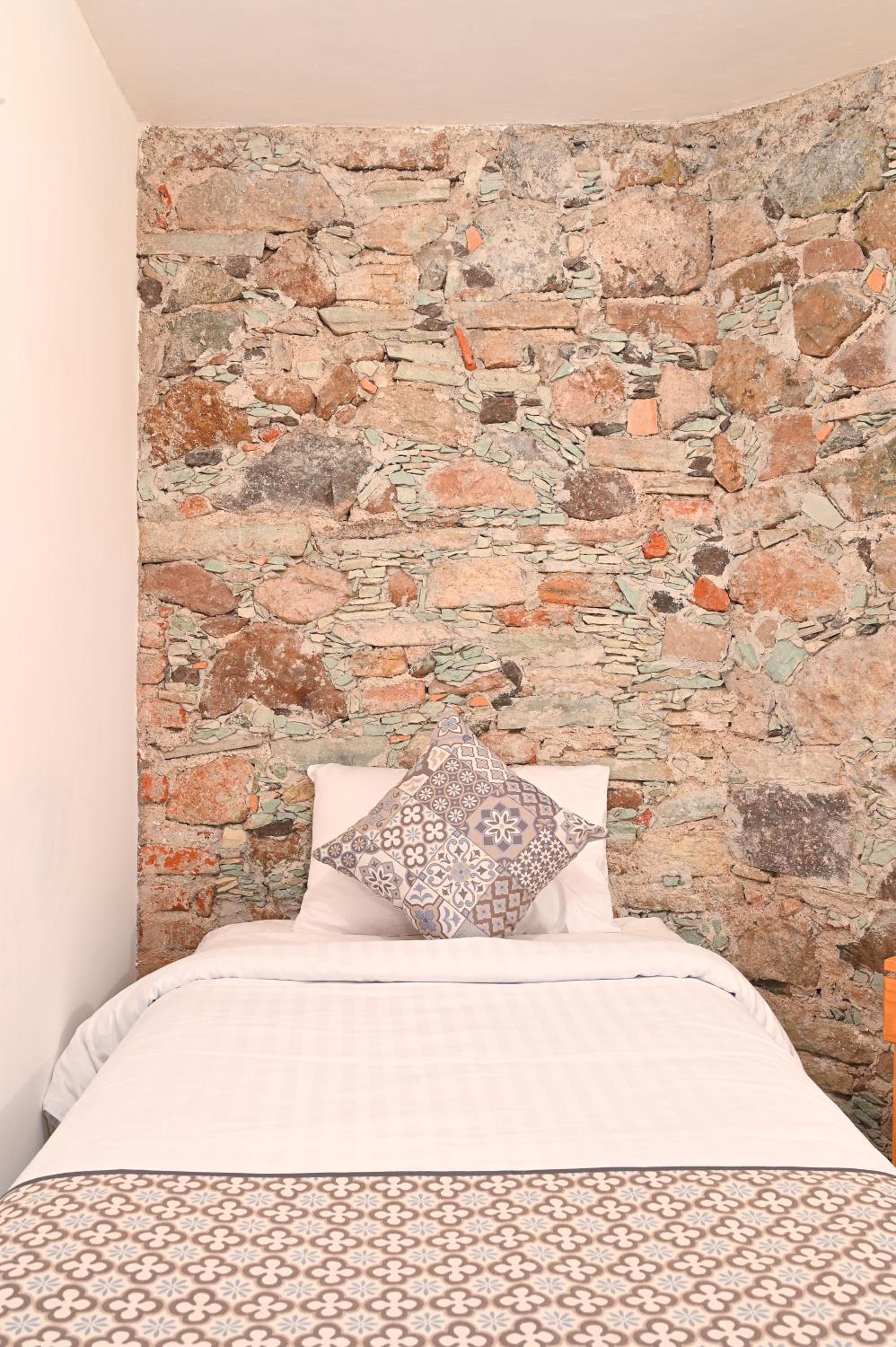 Triple Room - Photo 2