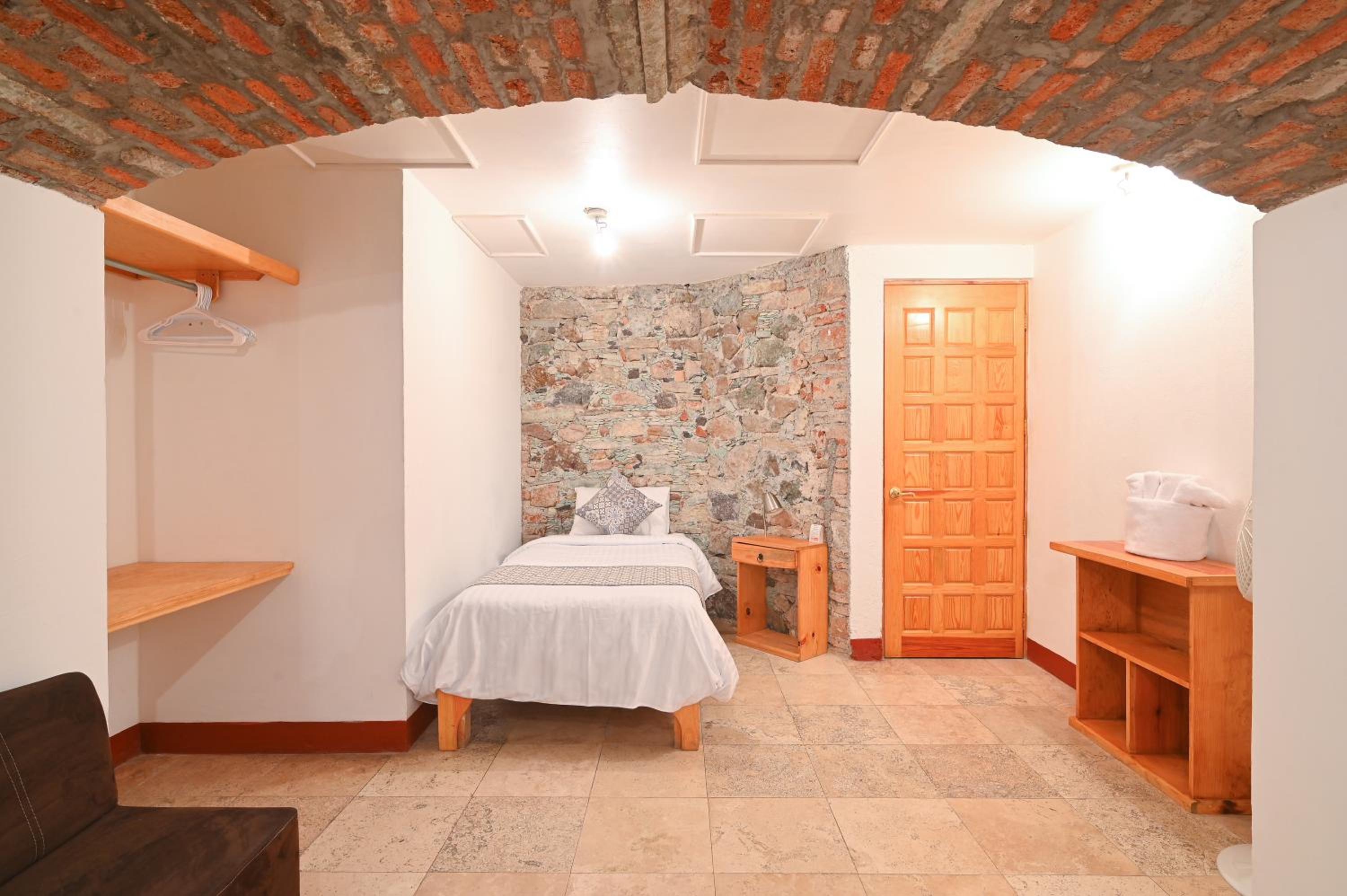Triple Room - Photo 5