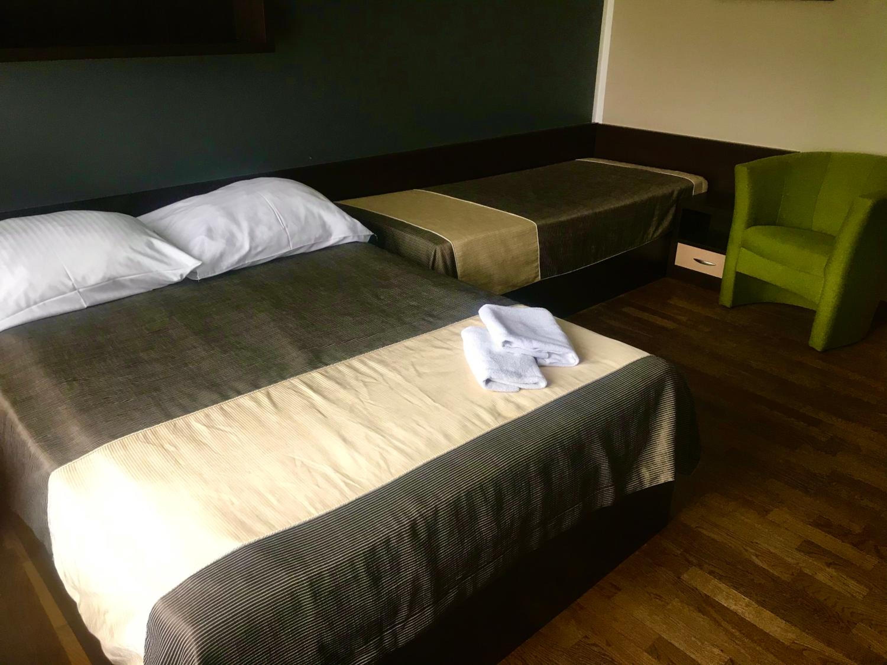 Standard Triple Room - Photo 2