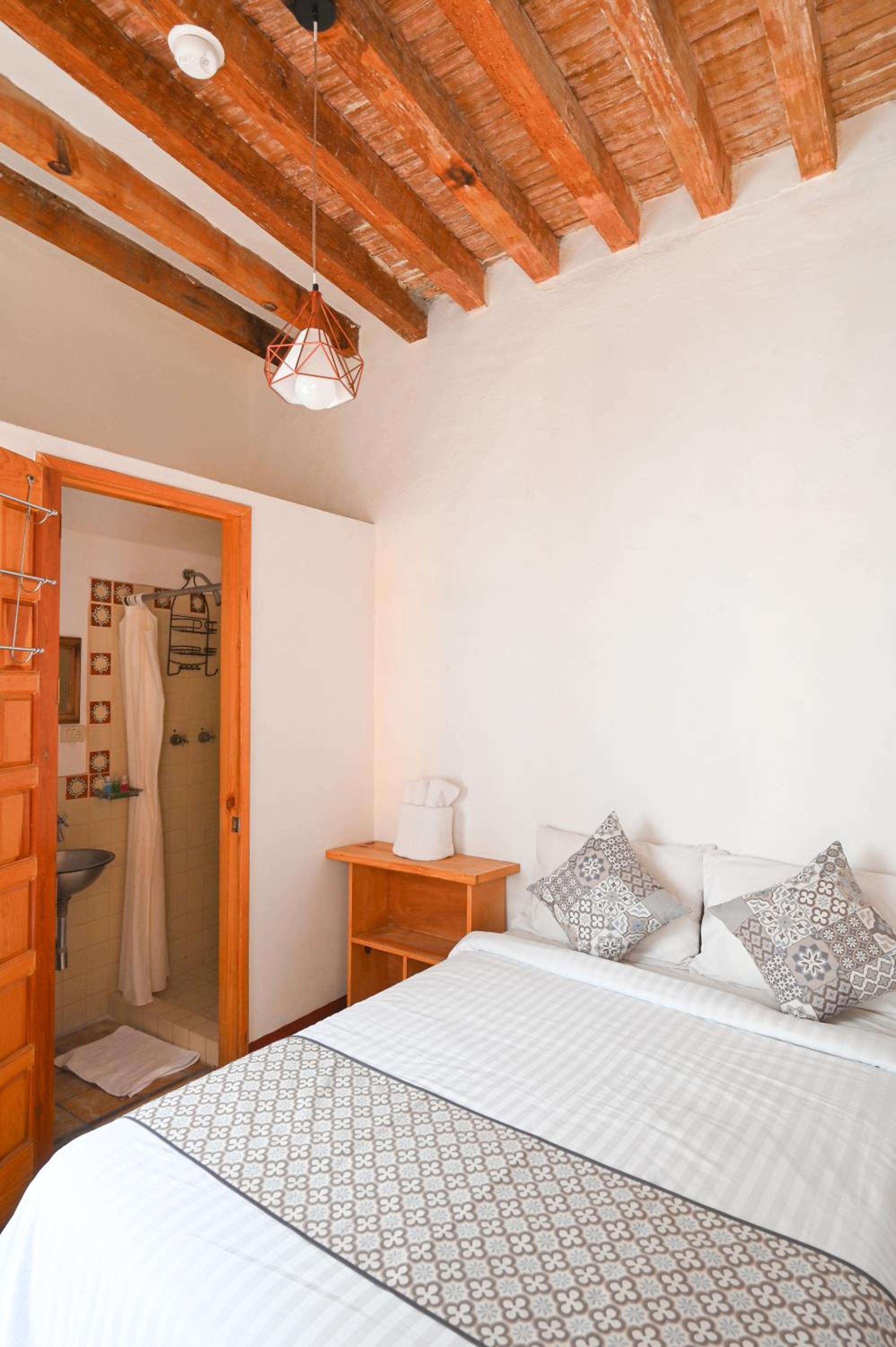 Double Room - Photo 11