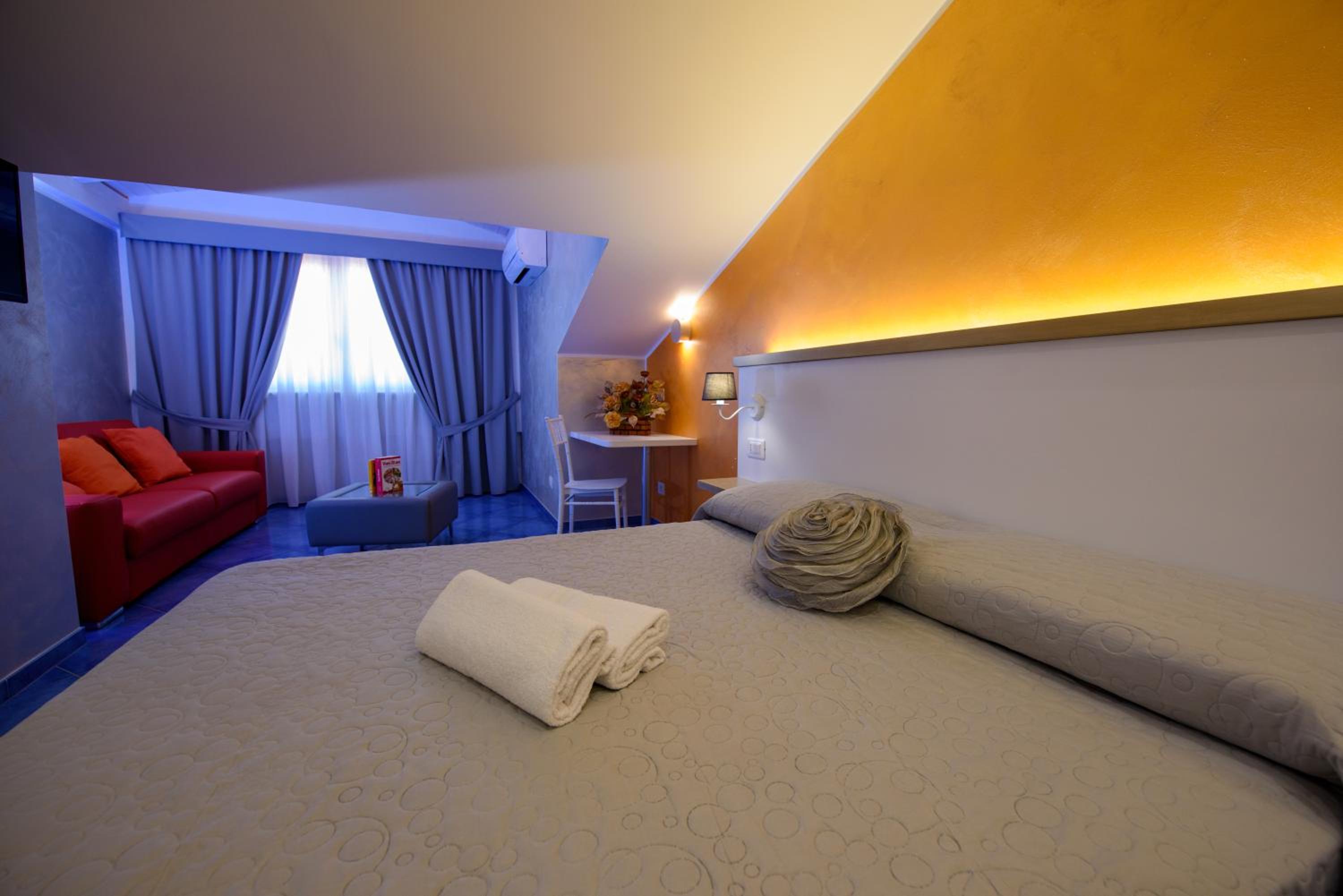 Superior Queen Room with Two Queen Beds photo 3