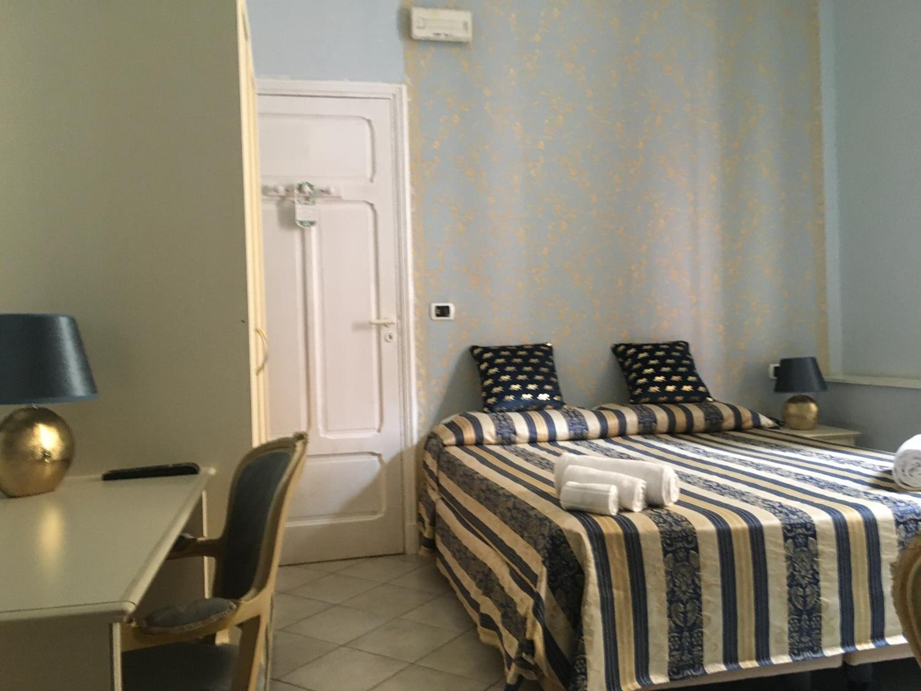 Double Room - Photo 2