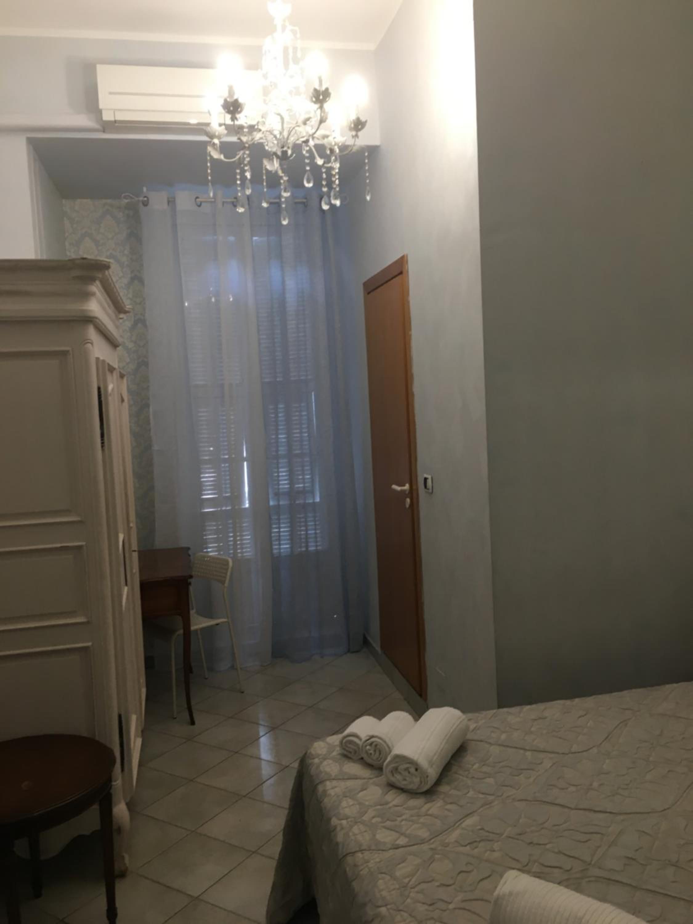 Double Room with Balcony - Photo 1