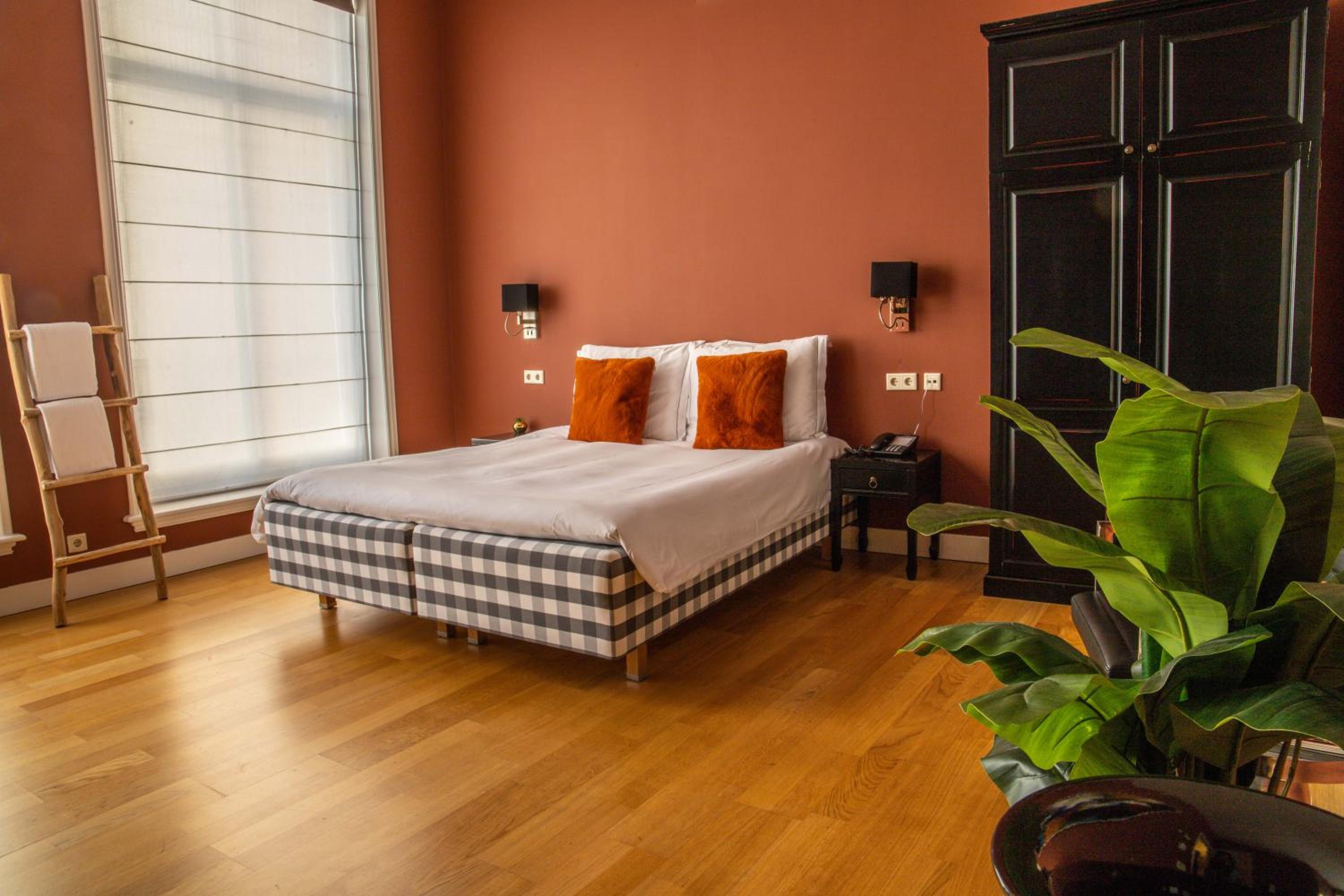 Deluxe Room - Photo 2