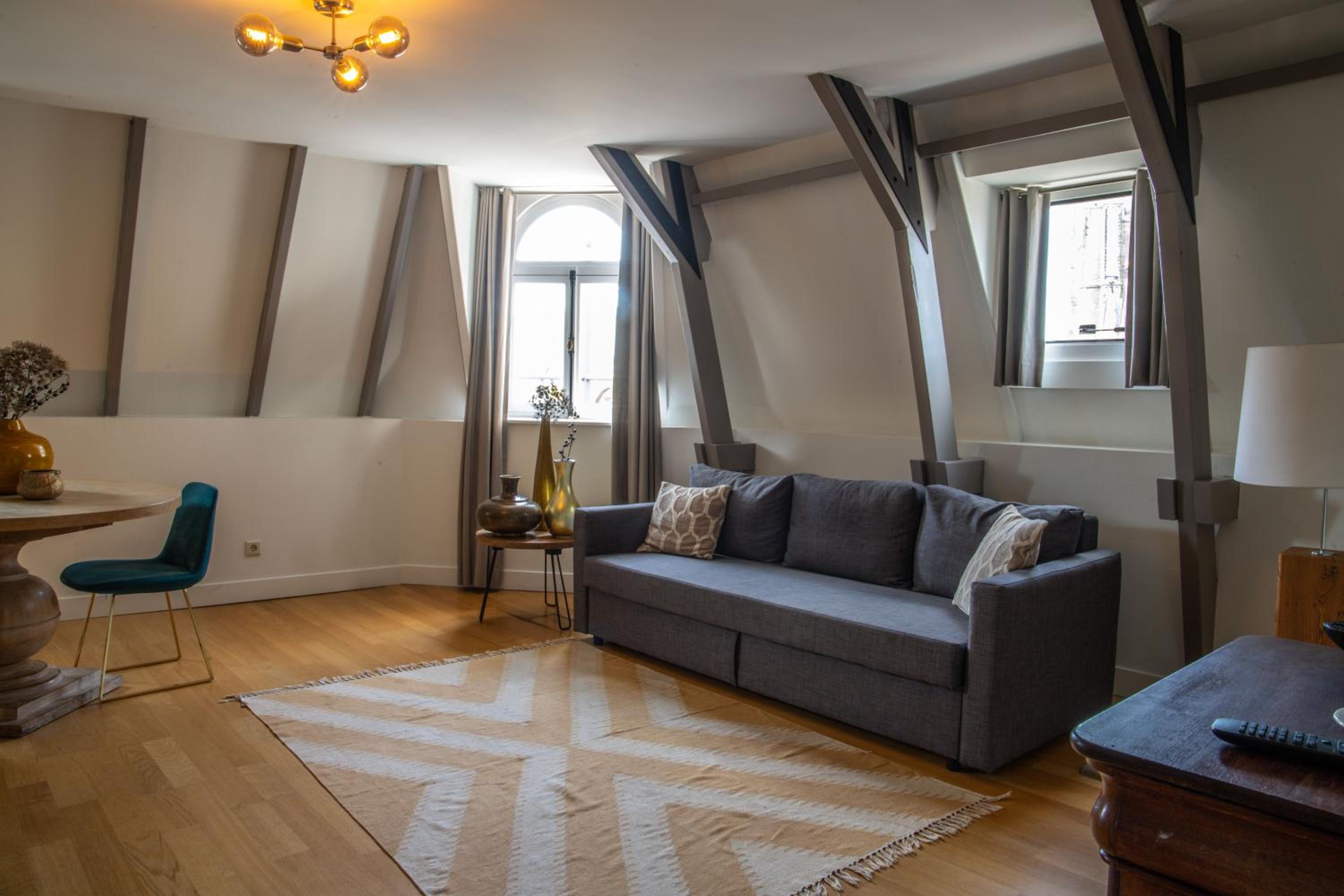 Executive Suite - Photo 3