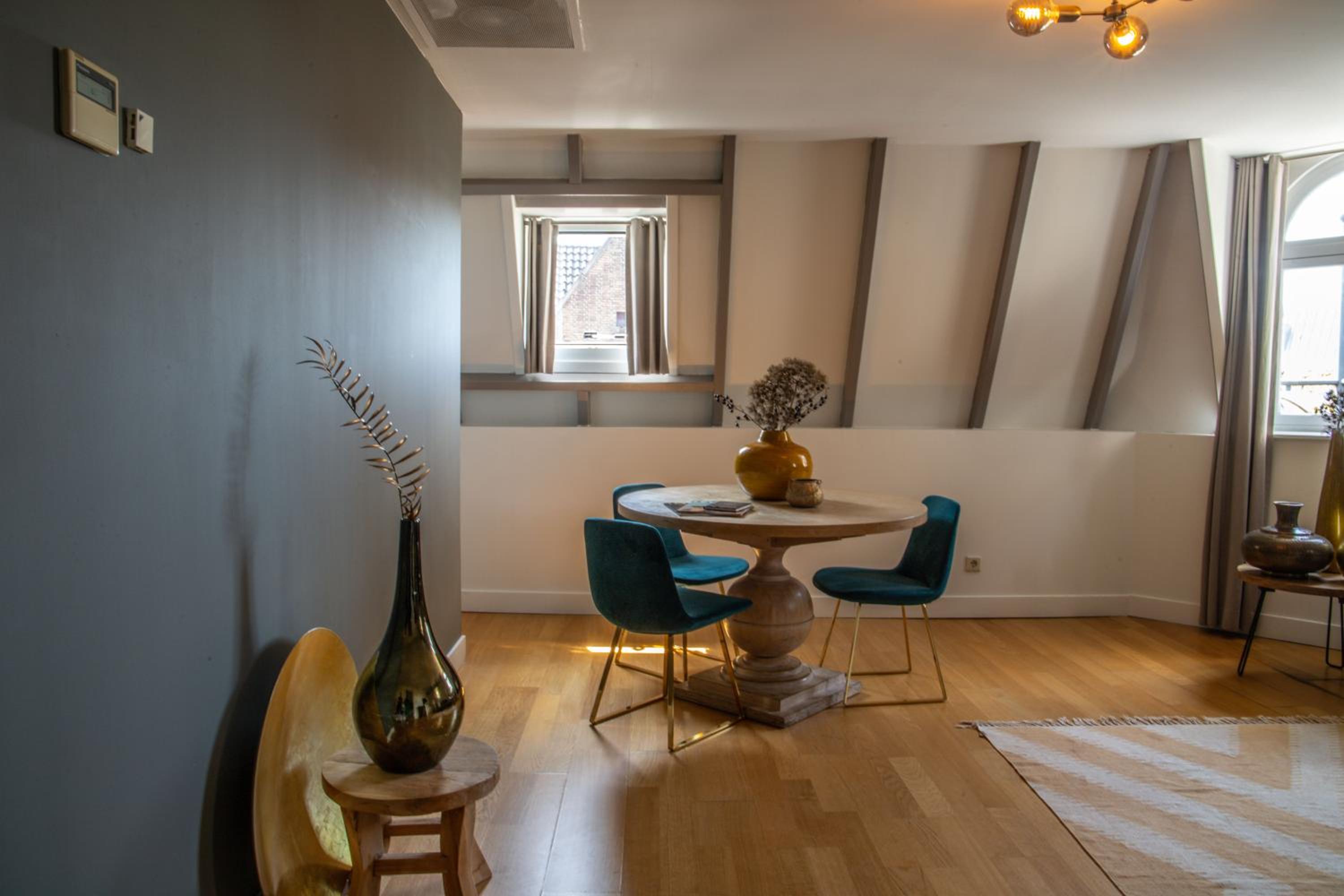 Executive Suite - Photo 4