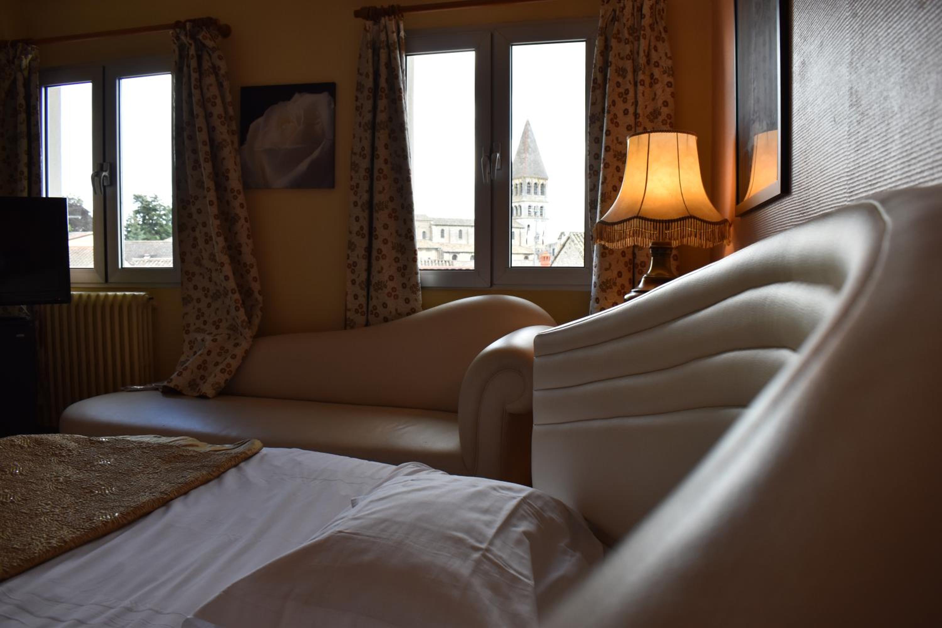 Double Room - Photo 11
