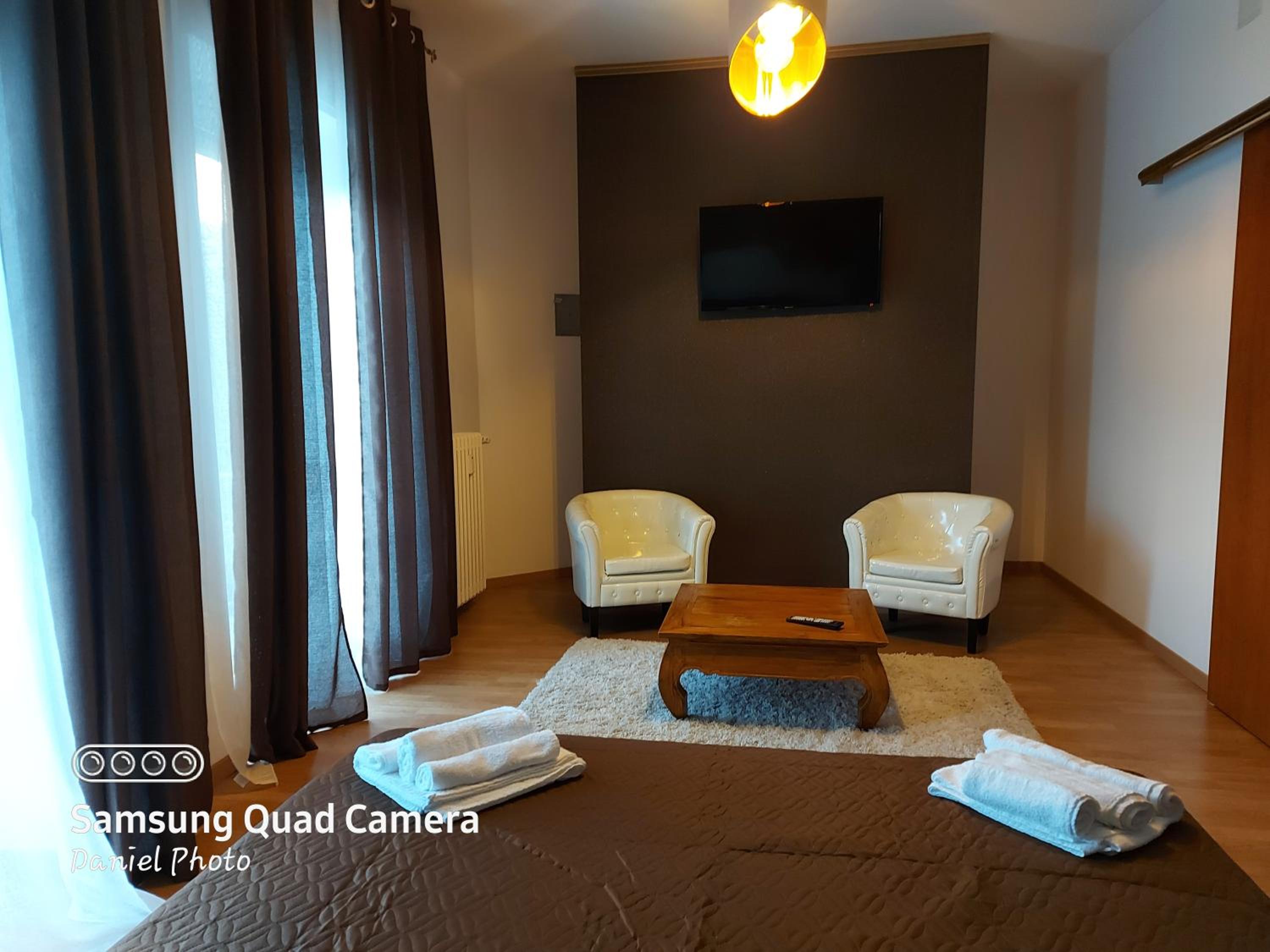 Double Room with Private Bathroom photo 3