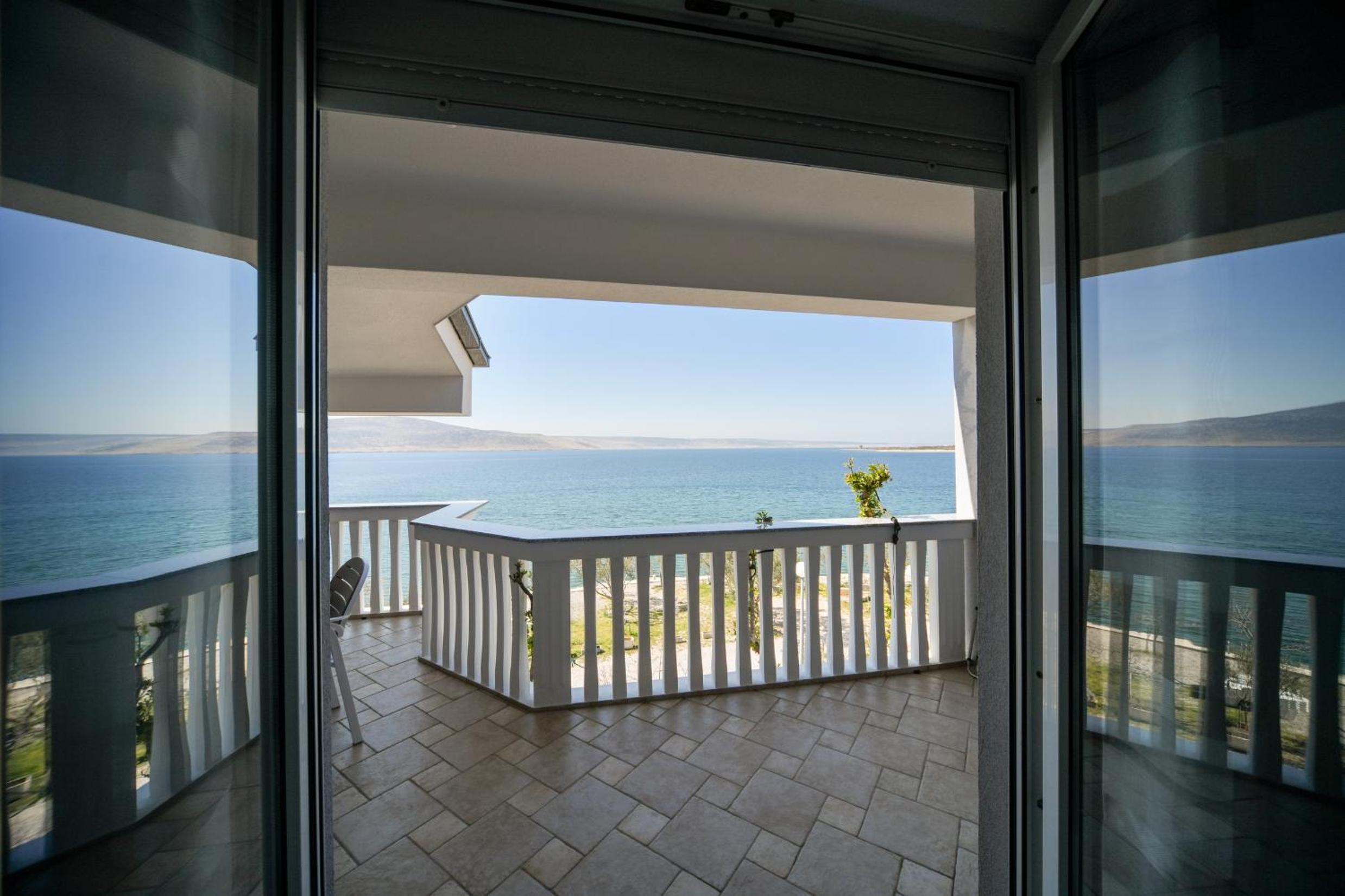 Apartment with Sea View - Photo 14