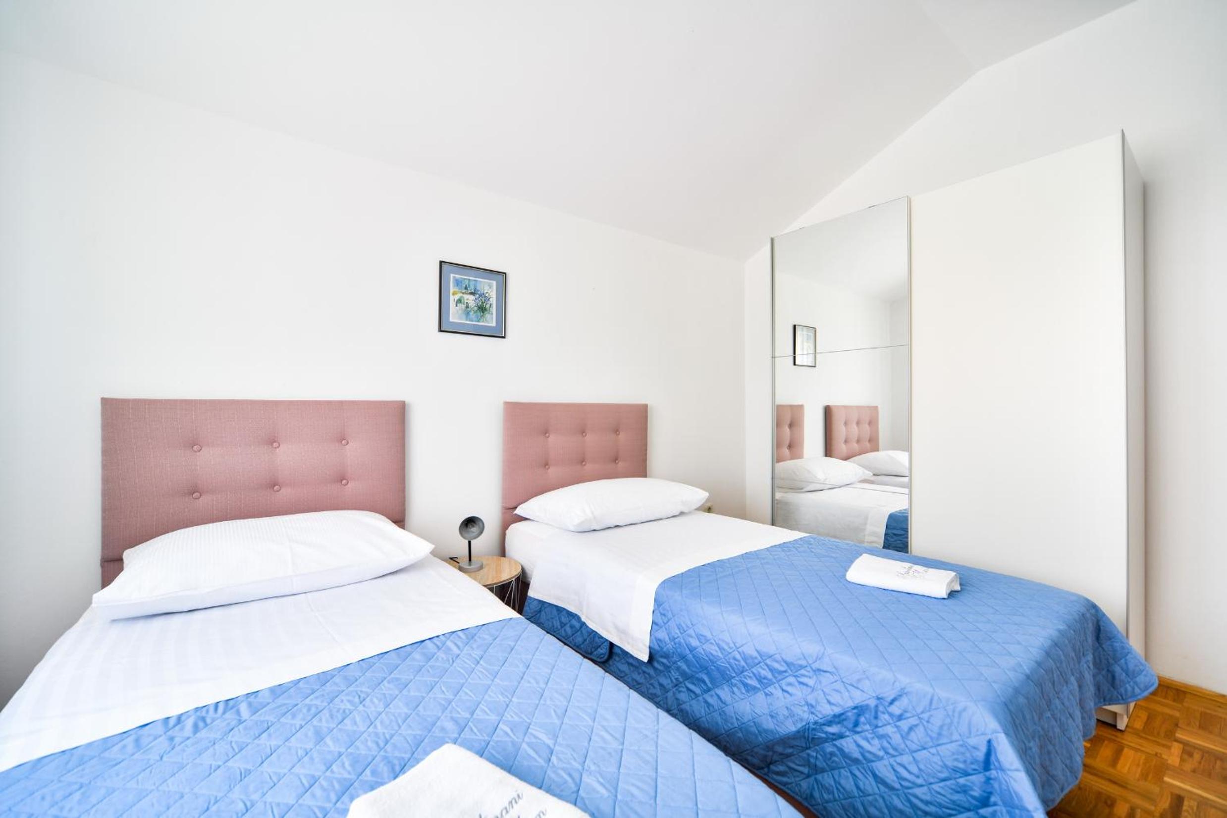 Apartment with Sea View - Photo 30