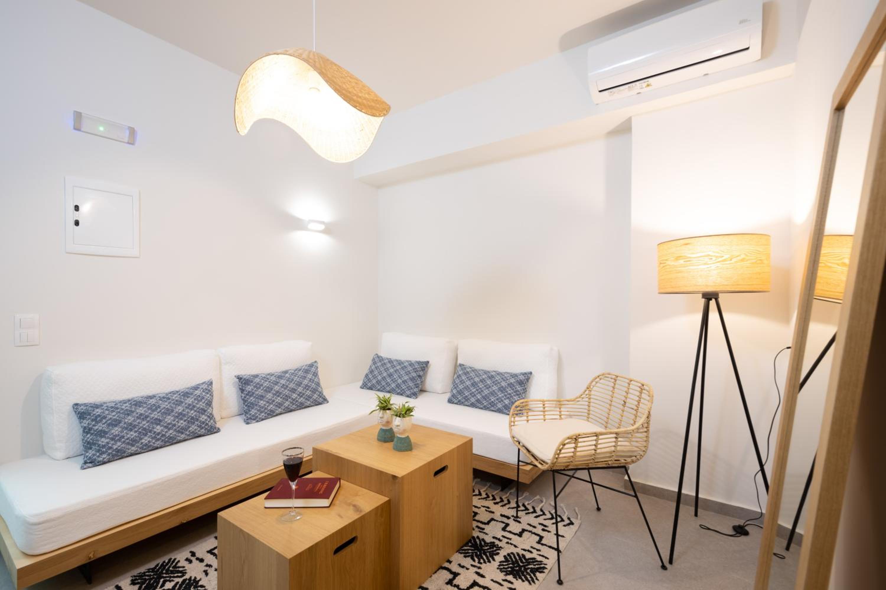 One-Bedroom Apartment with Old City view and Hot Tub - Clio Suite photo 2