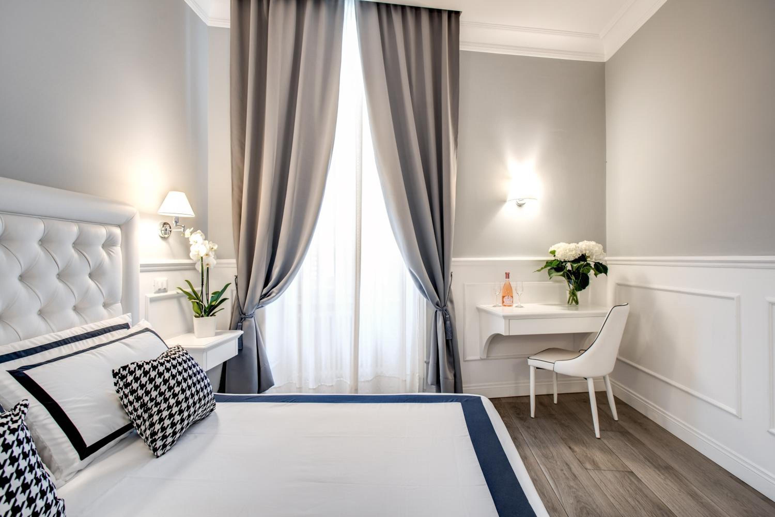 Suite with City View photo 1