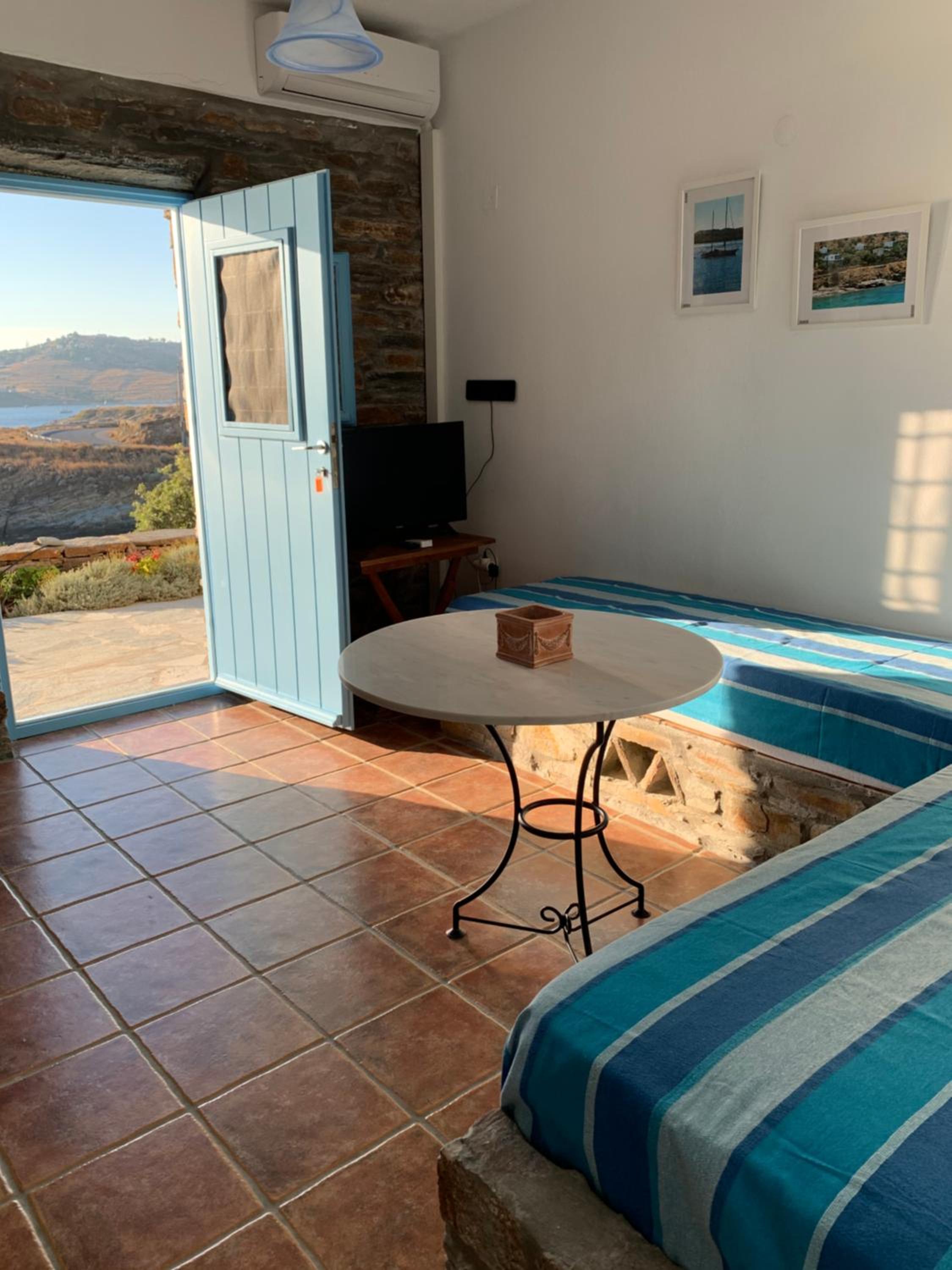One-Bedroom House photo 1