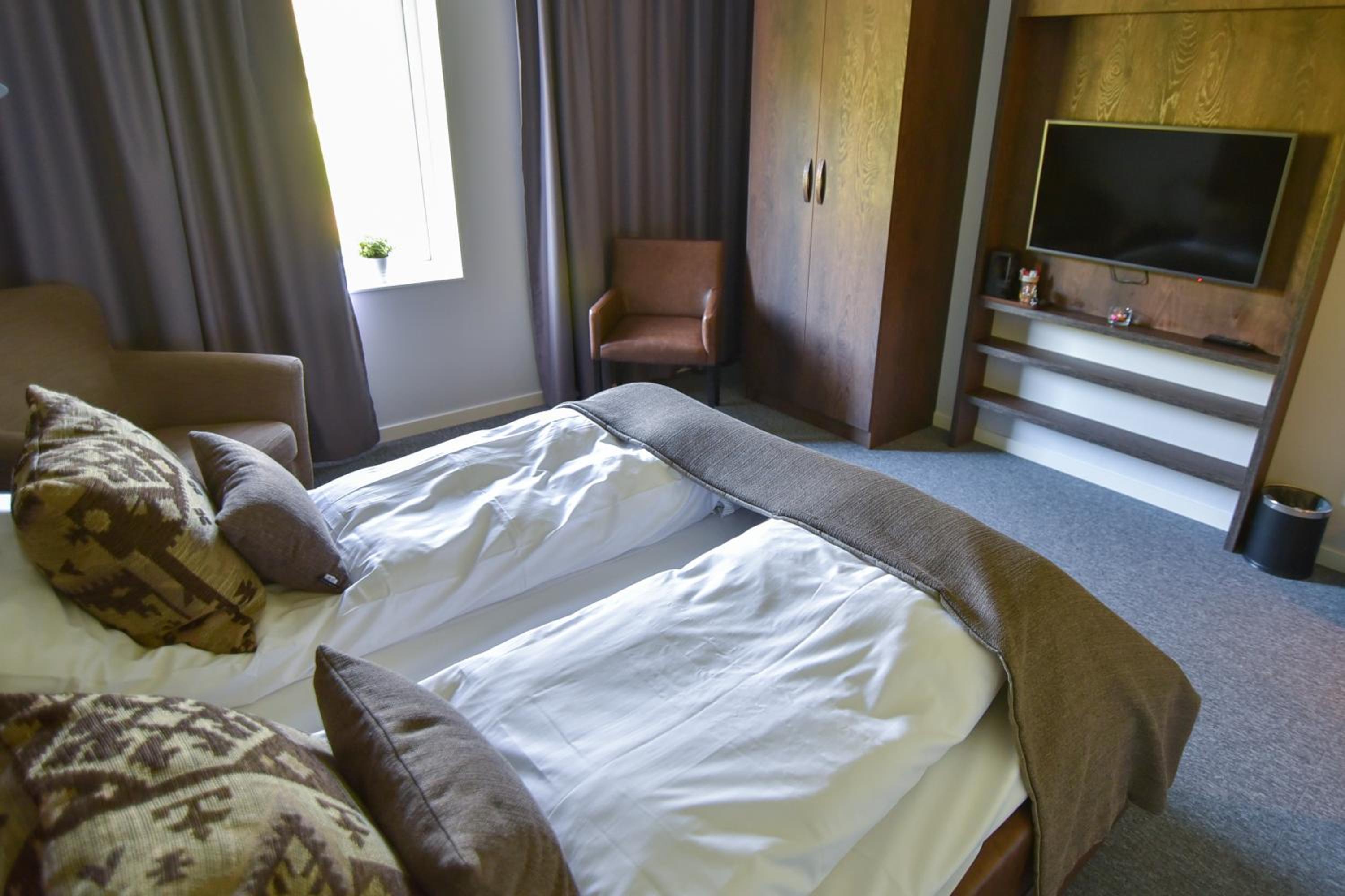 Double Room with Private Bathroom photo 3
