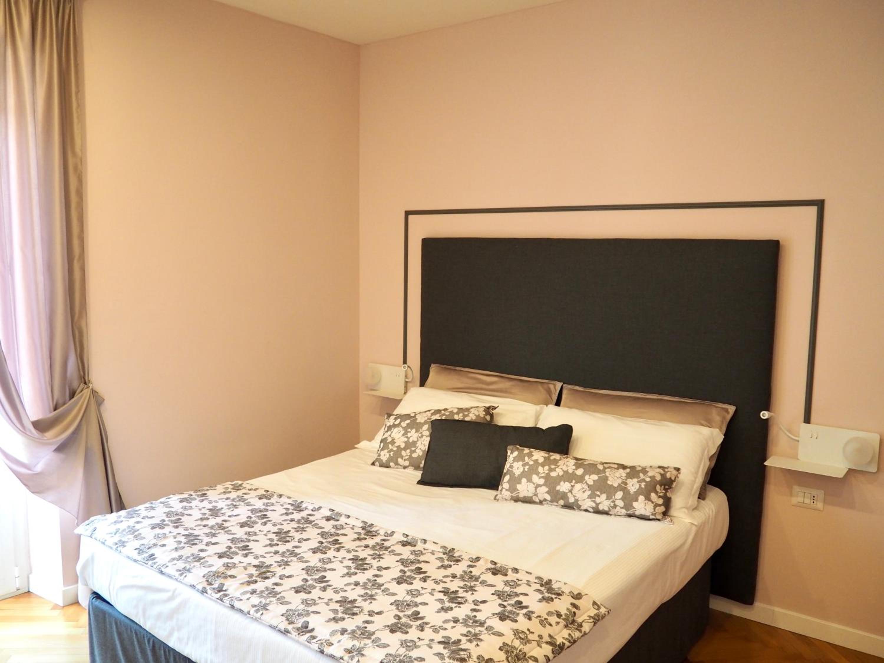 One-Bedroom Apartment with Terrace photo 3