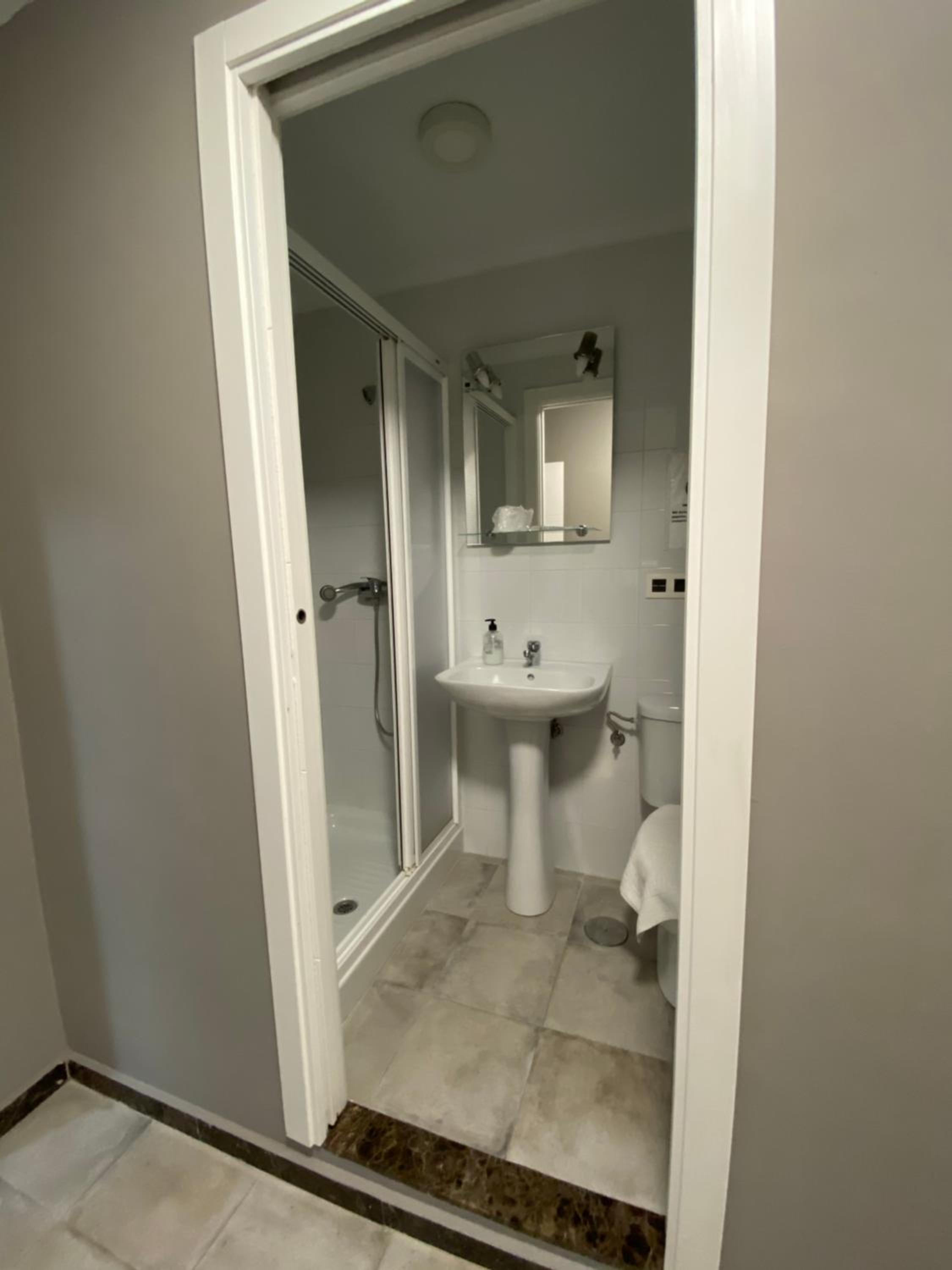 Single Room photo 3