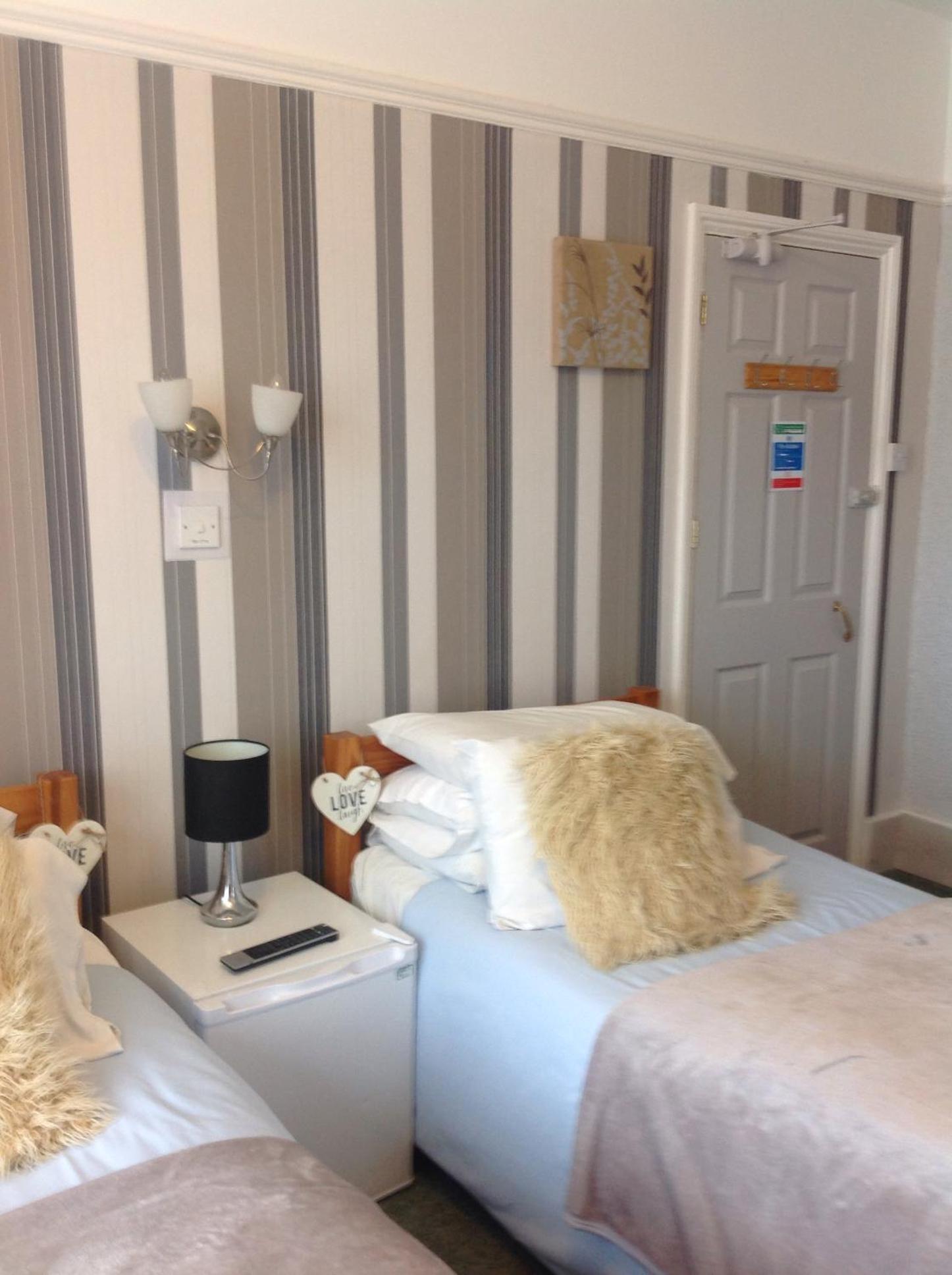 Twin Room with Shower - First Floor photo 2