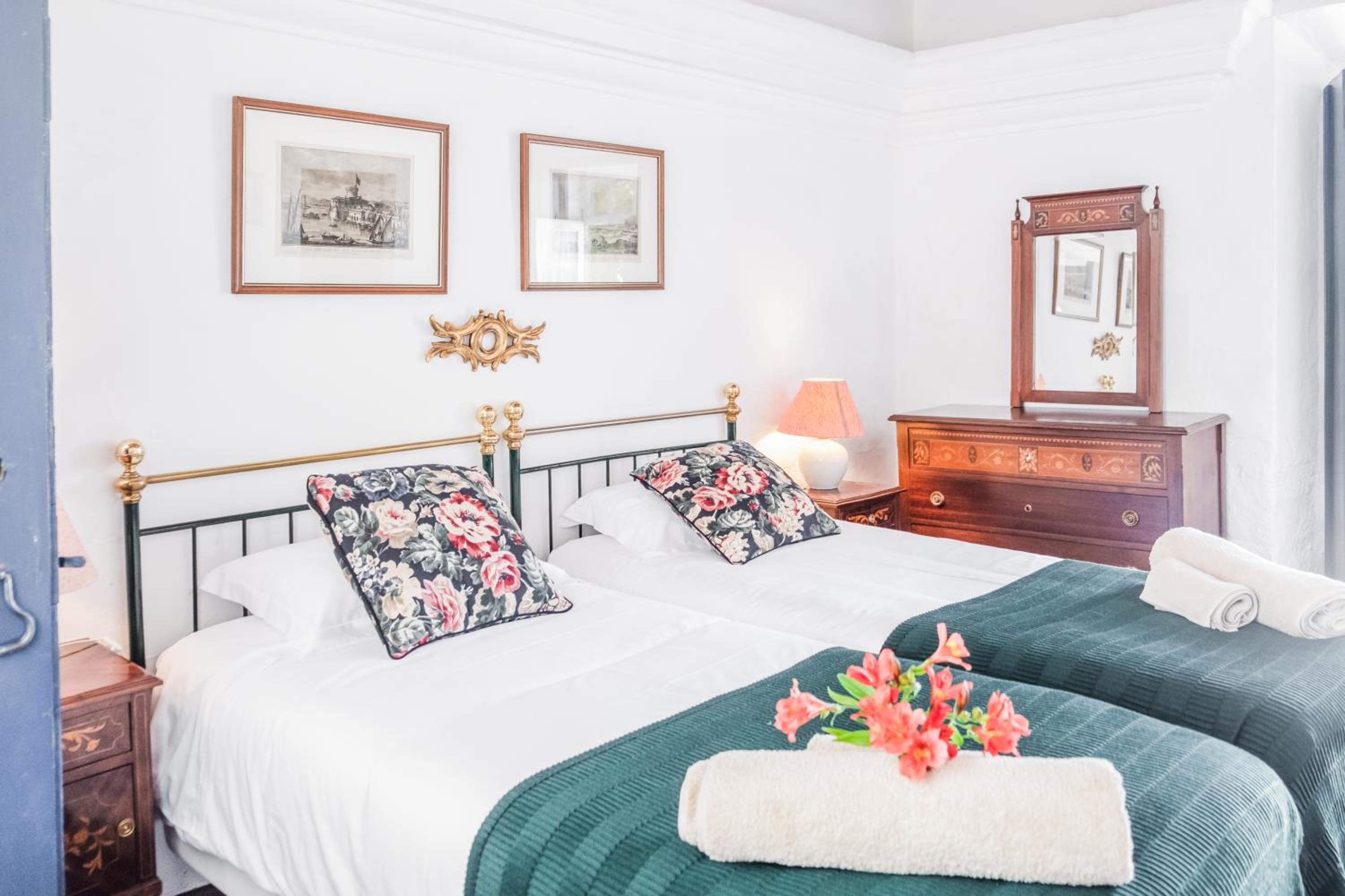 Twin Room - Photo 1