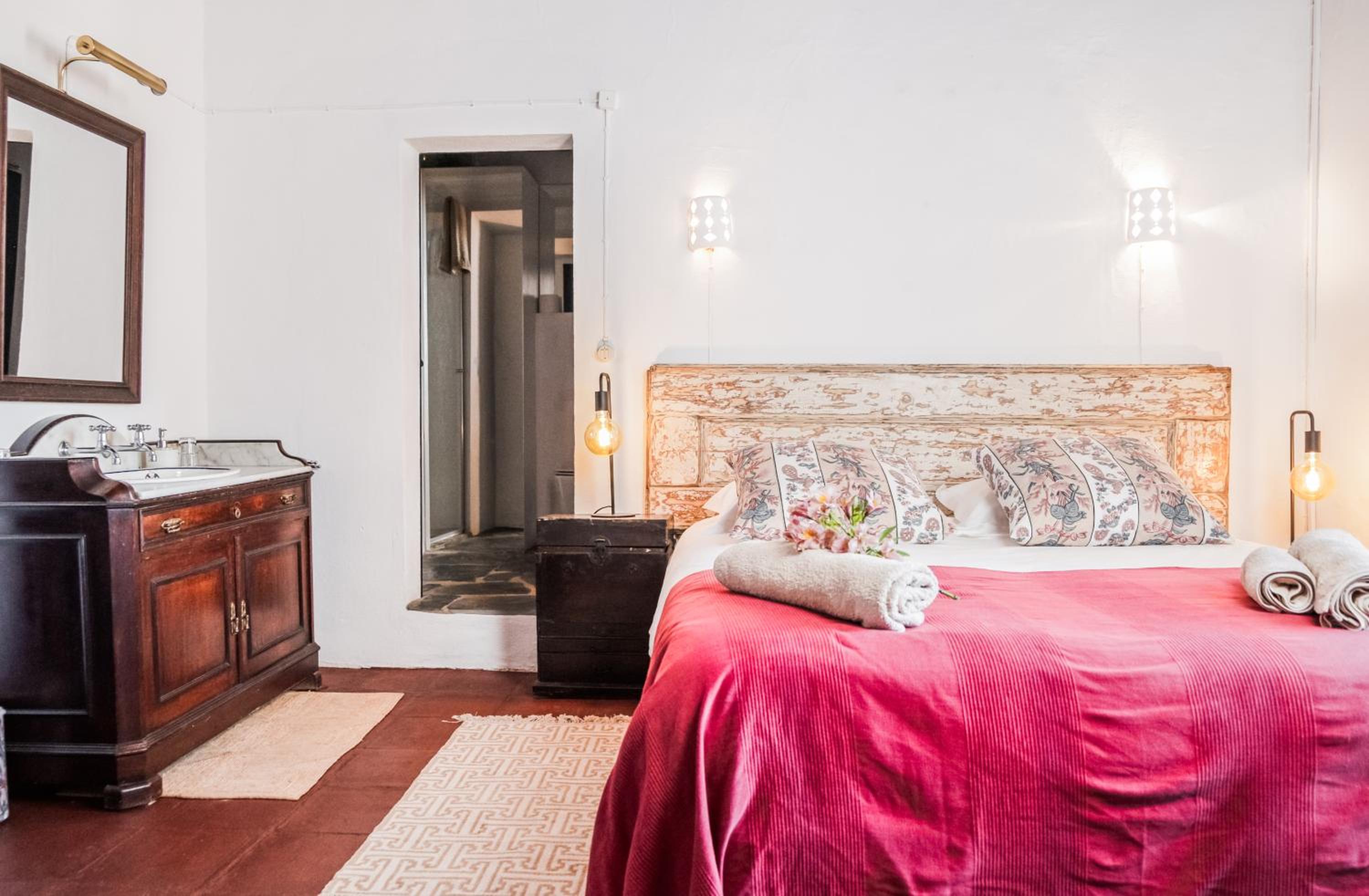 Deluxe Room - Photo 18