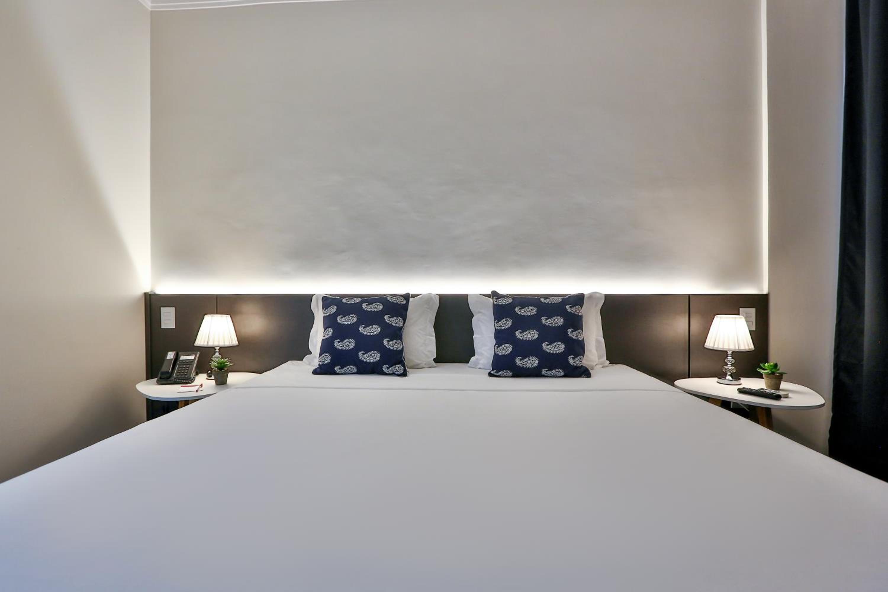 Standard King Room - Photo 4