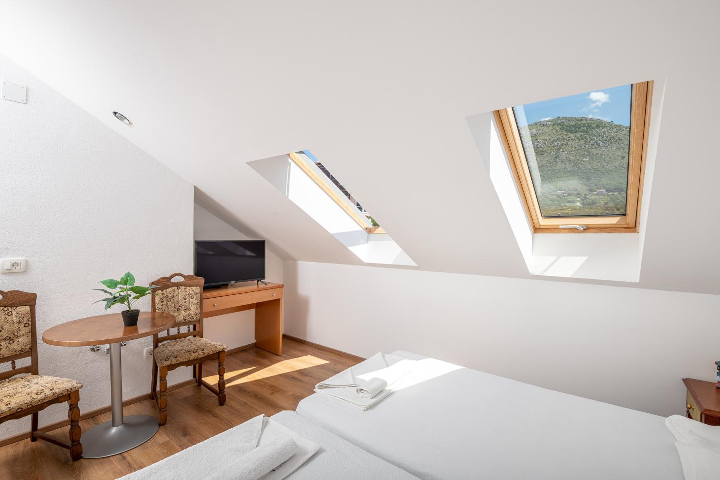 Double Room - Photo 4