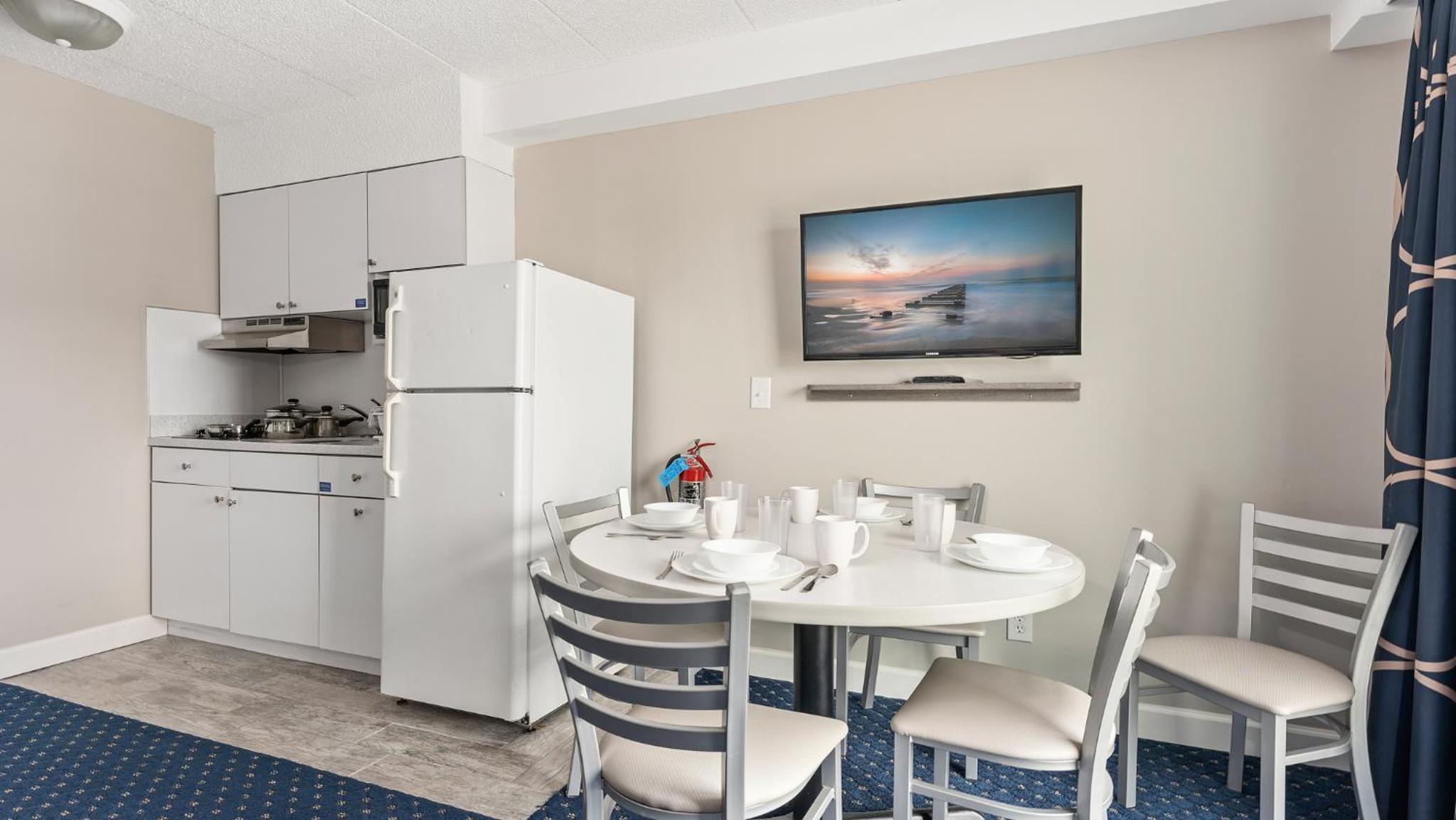 Two Room Suite - Oceanfront - Unit E  photo 2