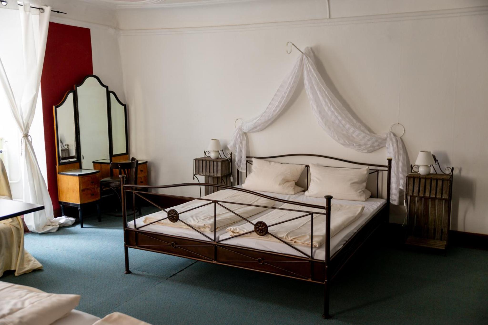 Quadruple Room - Photo 13