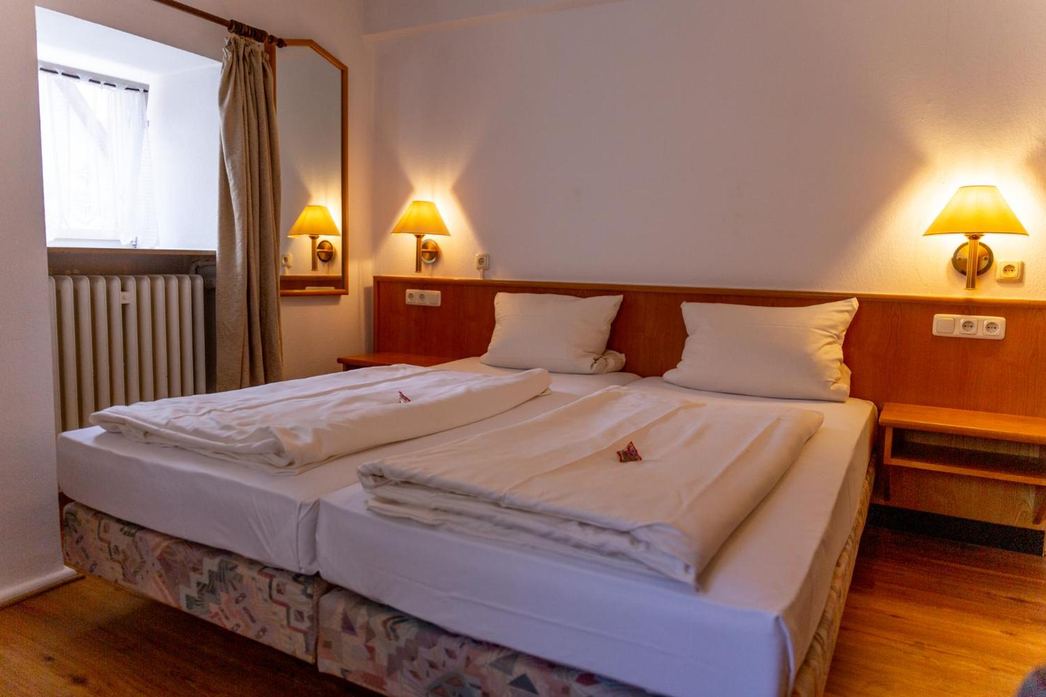 Small Double Room - Photo 15