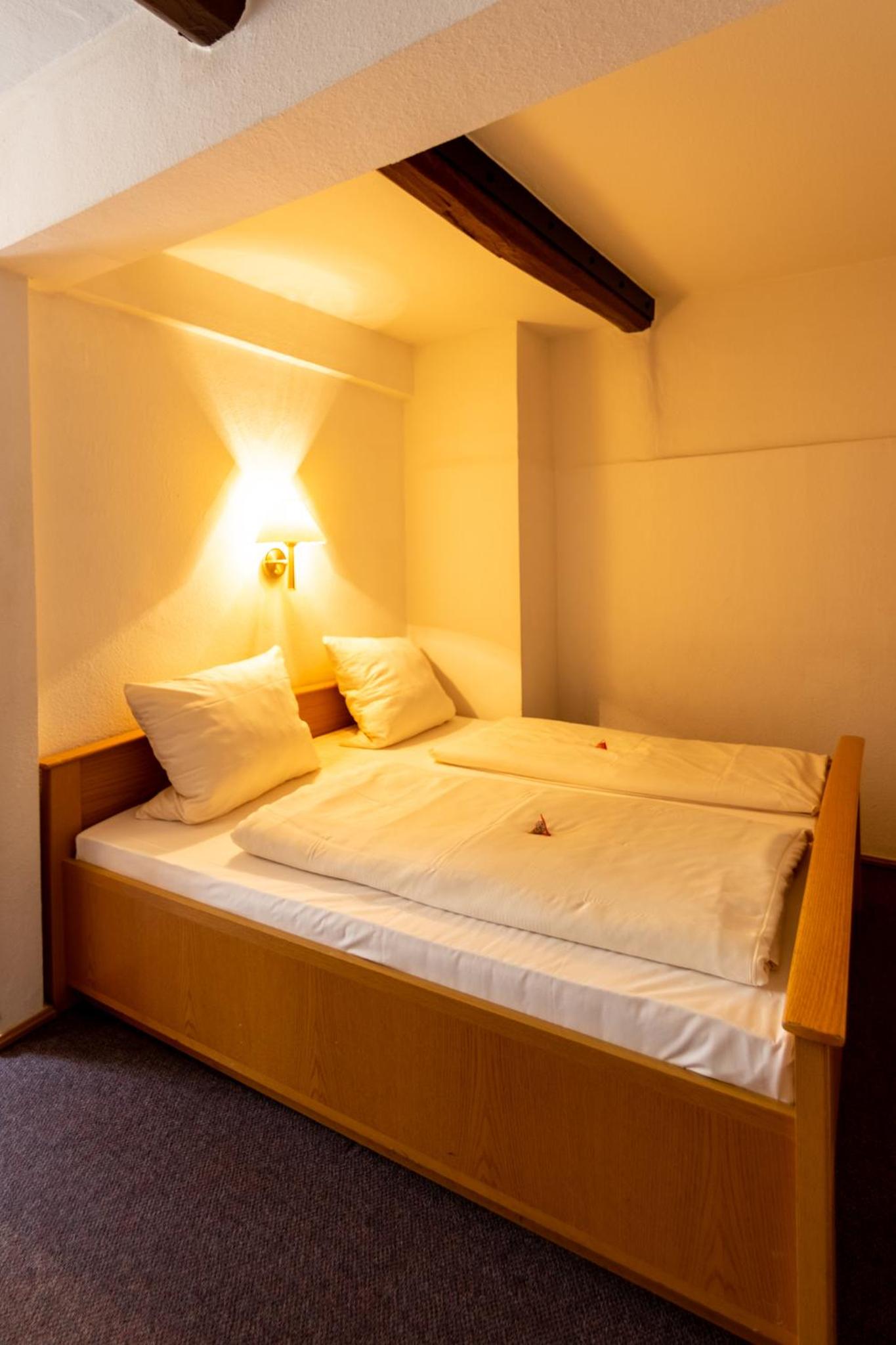 Standard Double Room - Photo 6