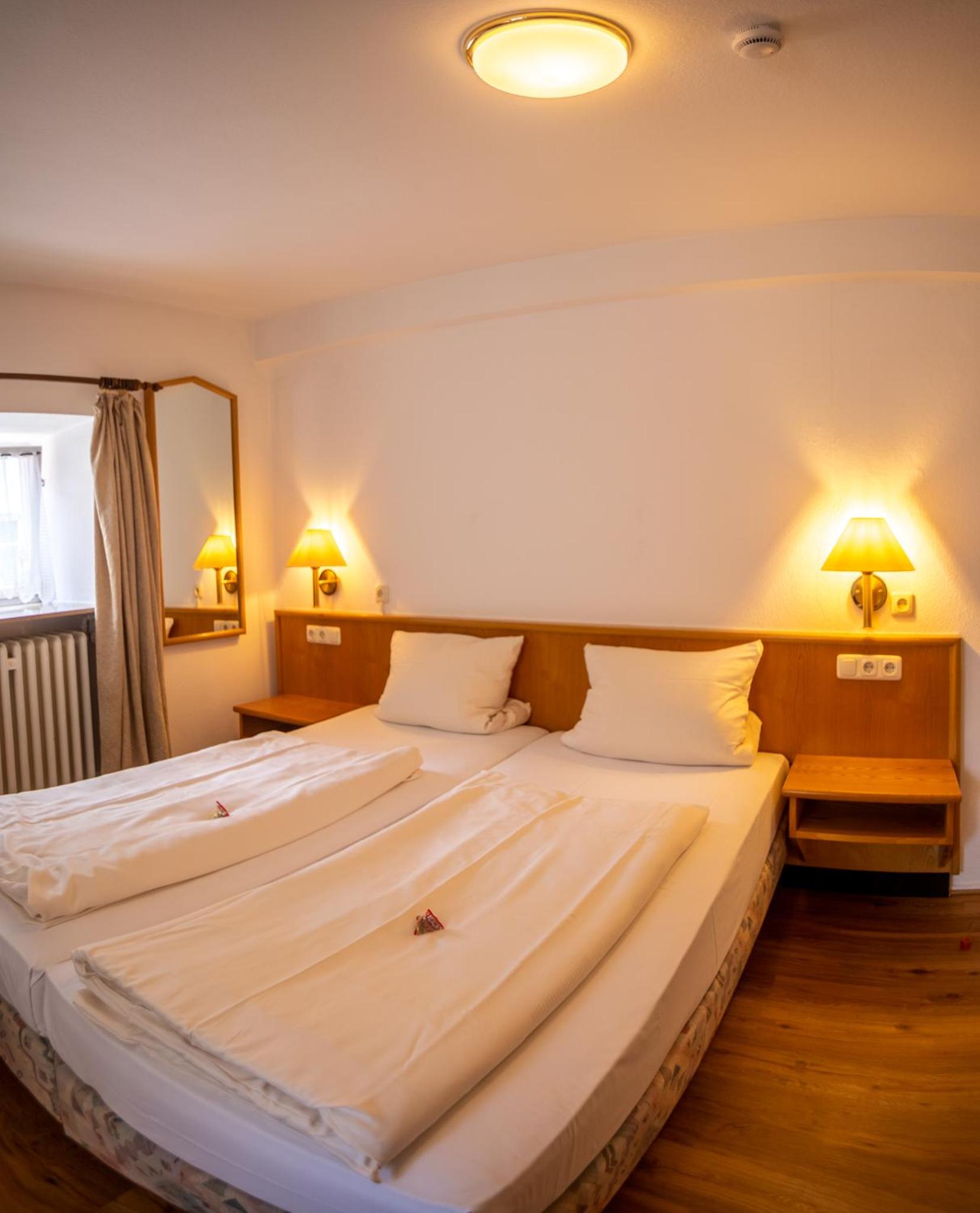 Small Double Room - Photo 7