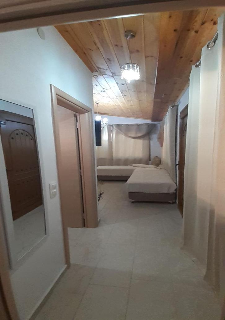 One-Bedroom House photo 1