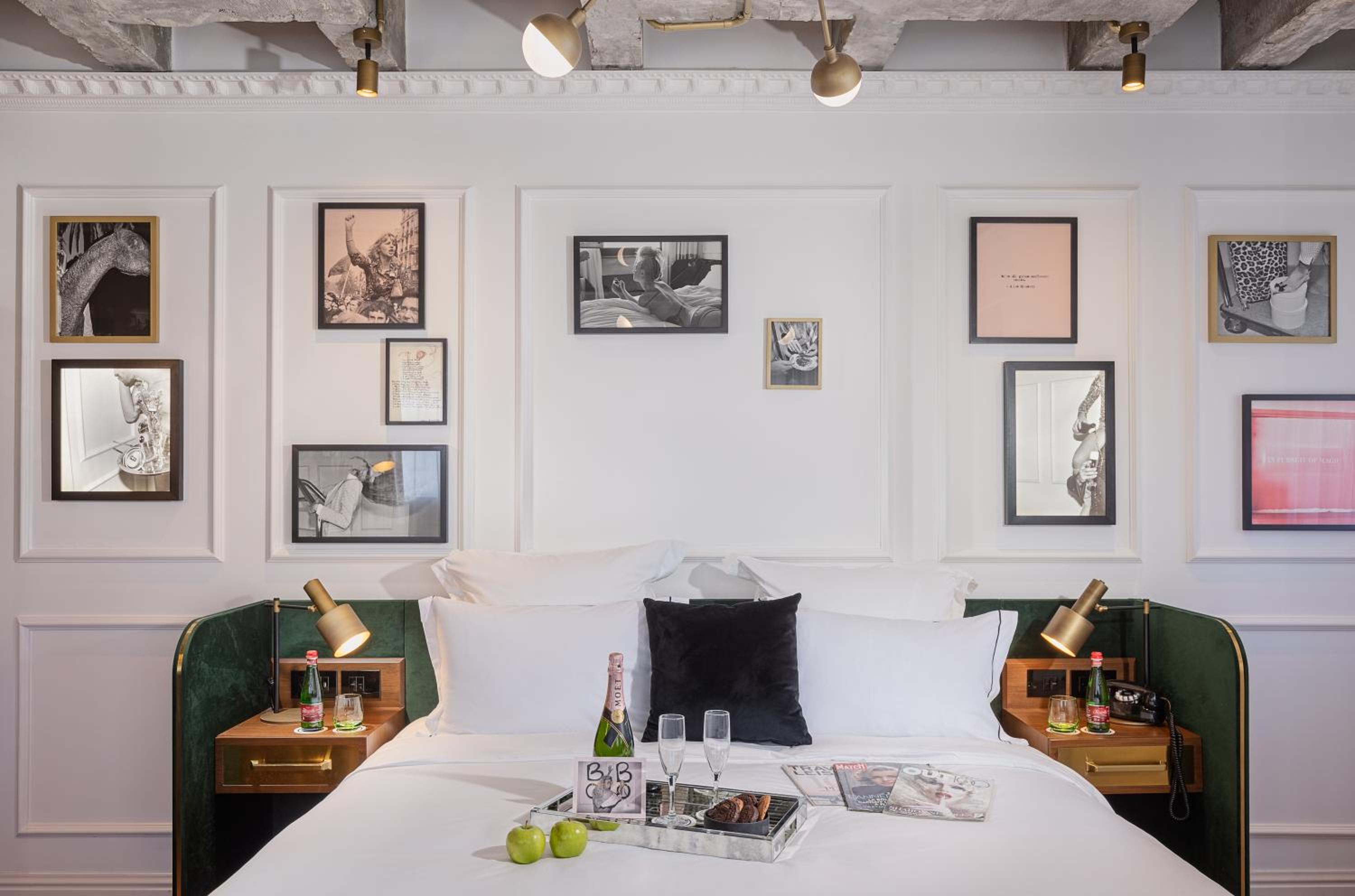 Deluxe Room - Photo 1