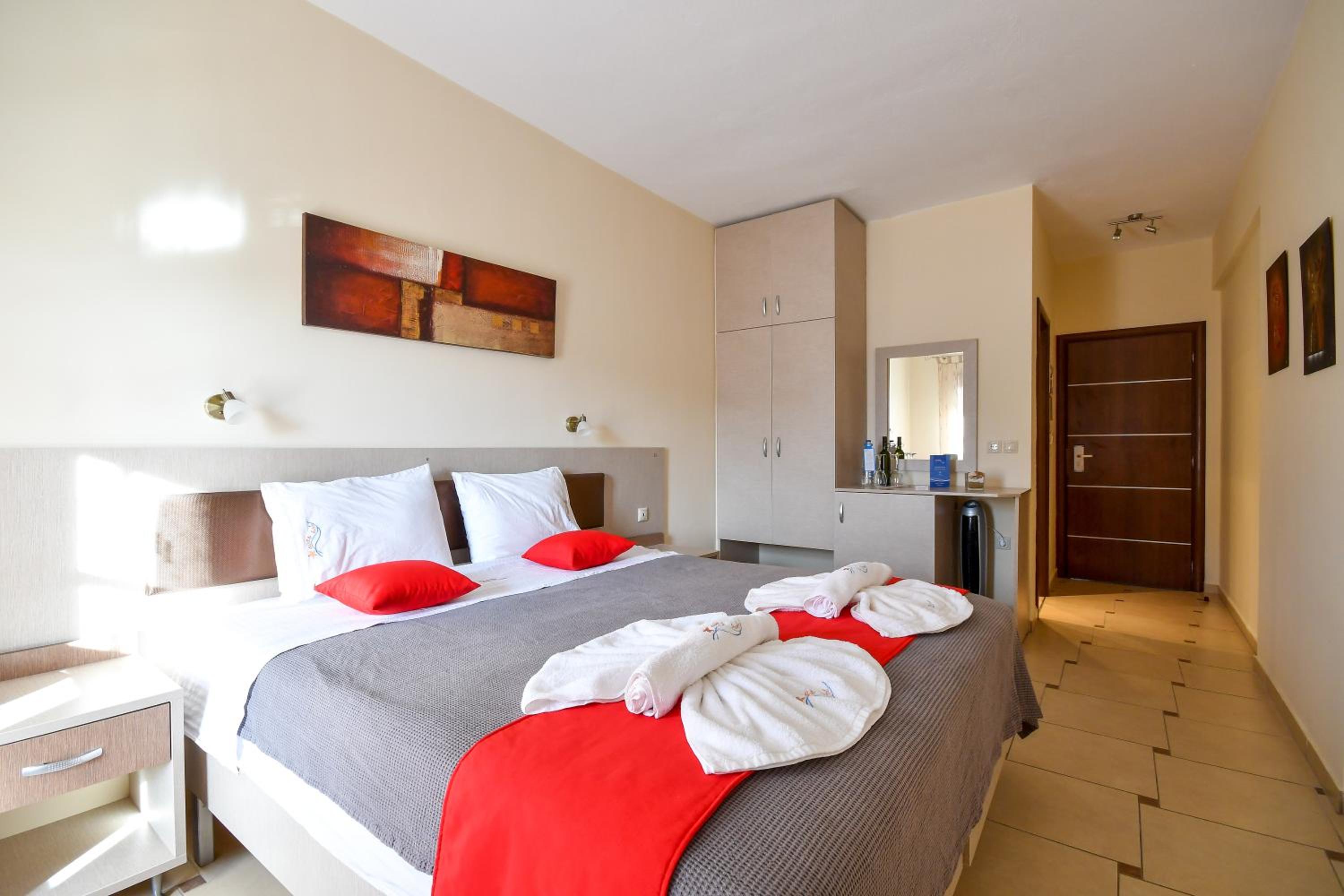 Standard Double or Twin Room - Photo 1