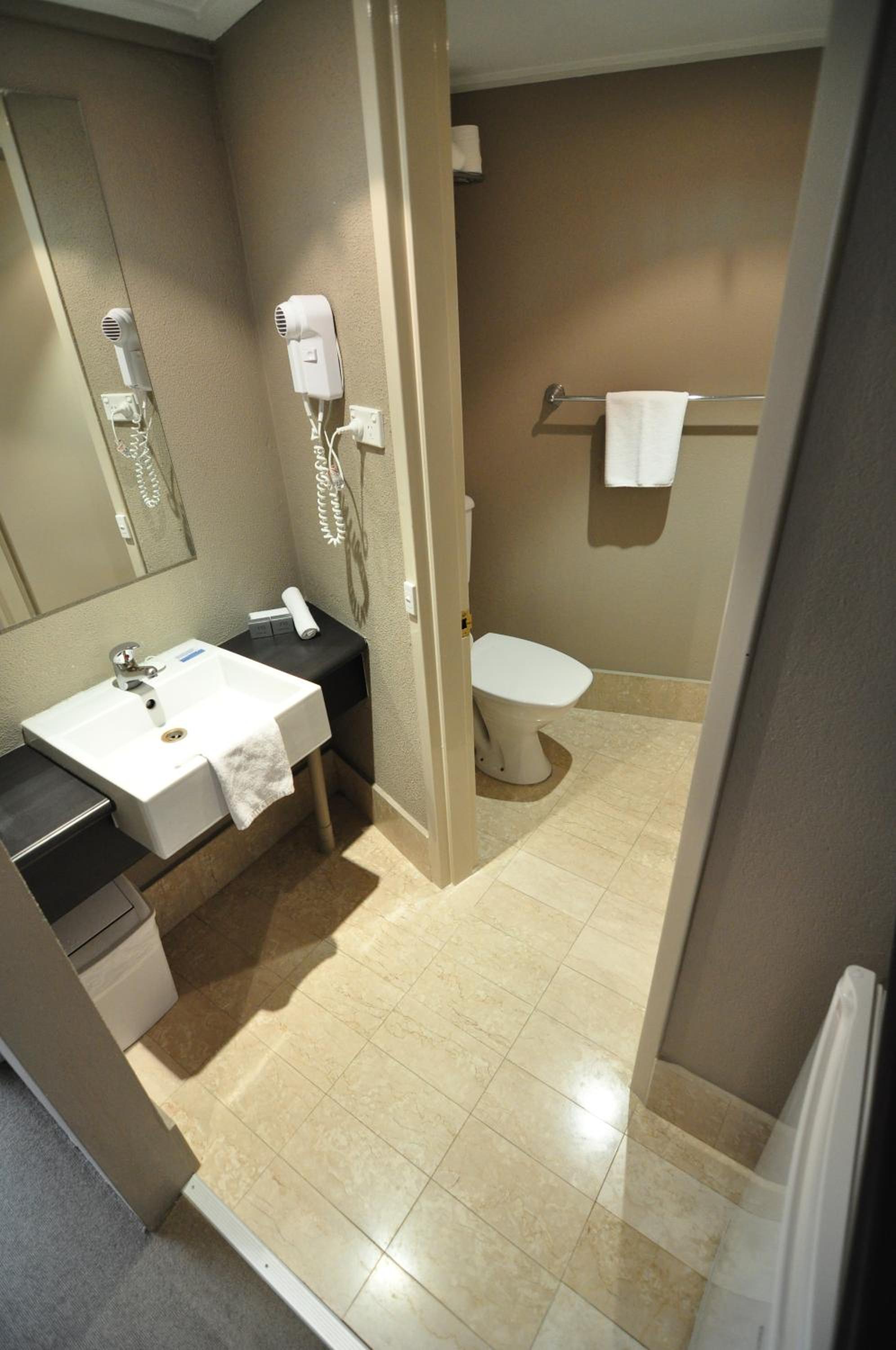 Atrium King Room - Photo 2