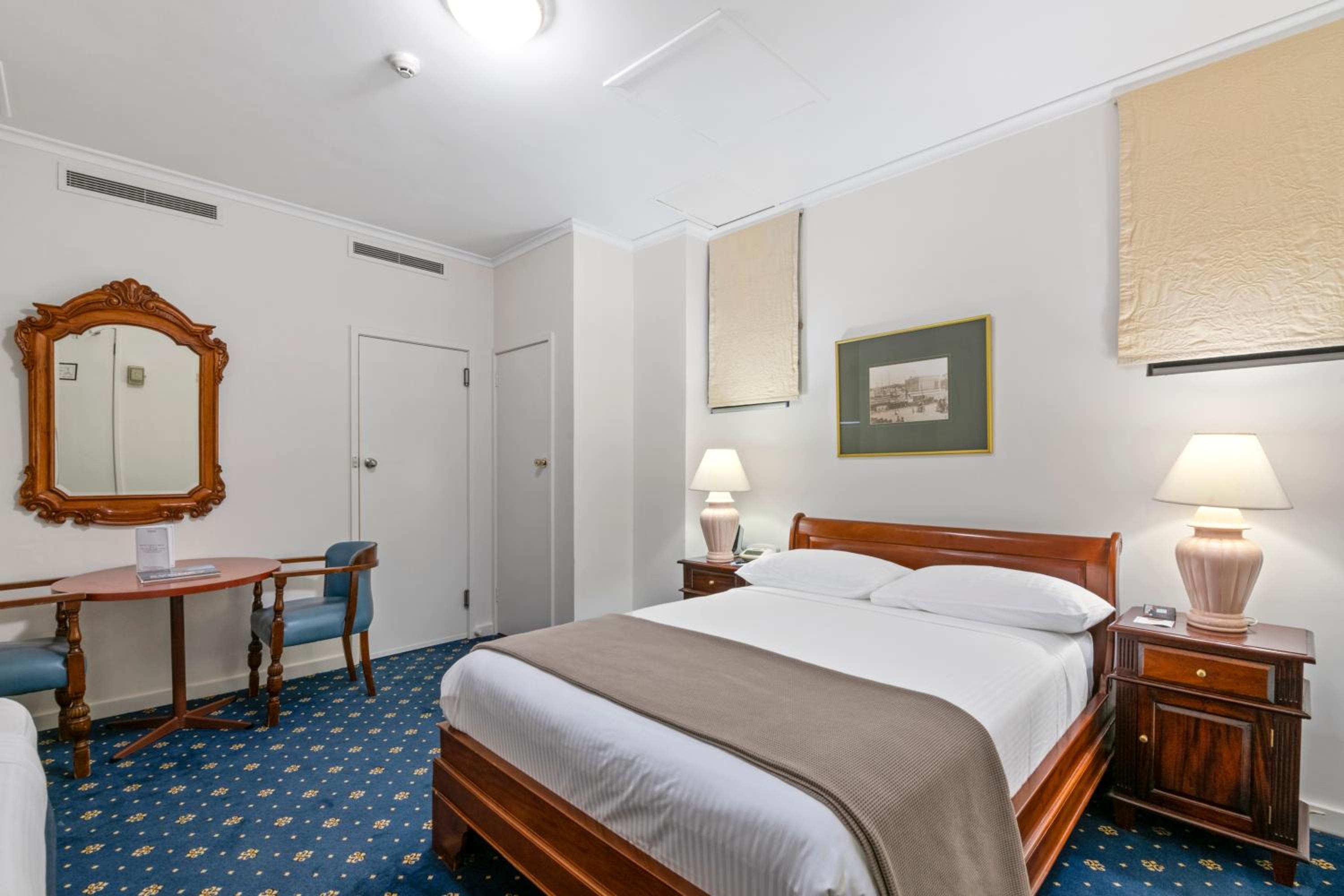 Deluxe Queen + Single Room - Free Wifi